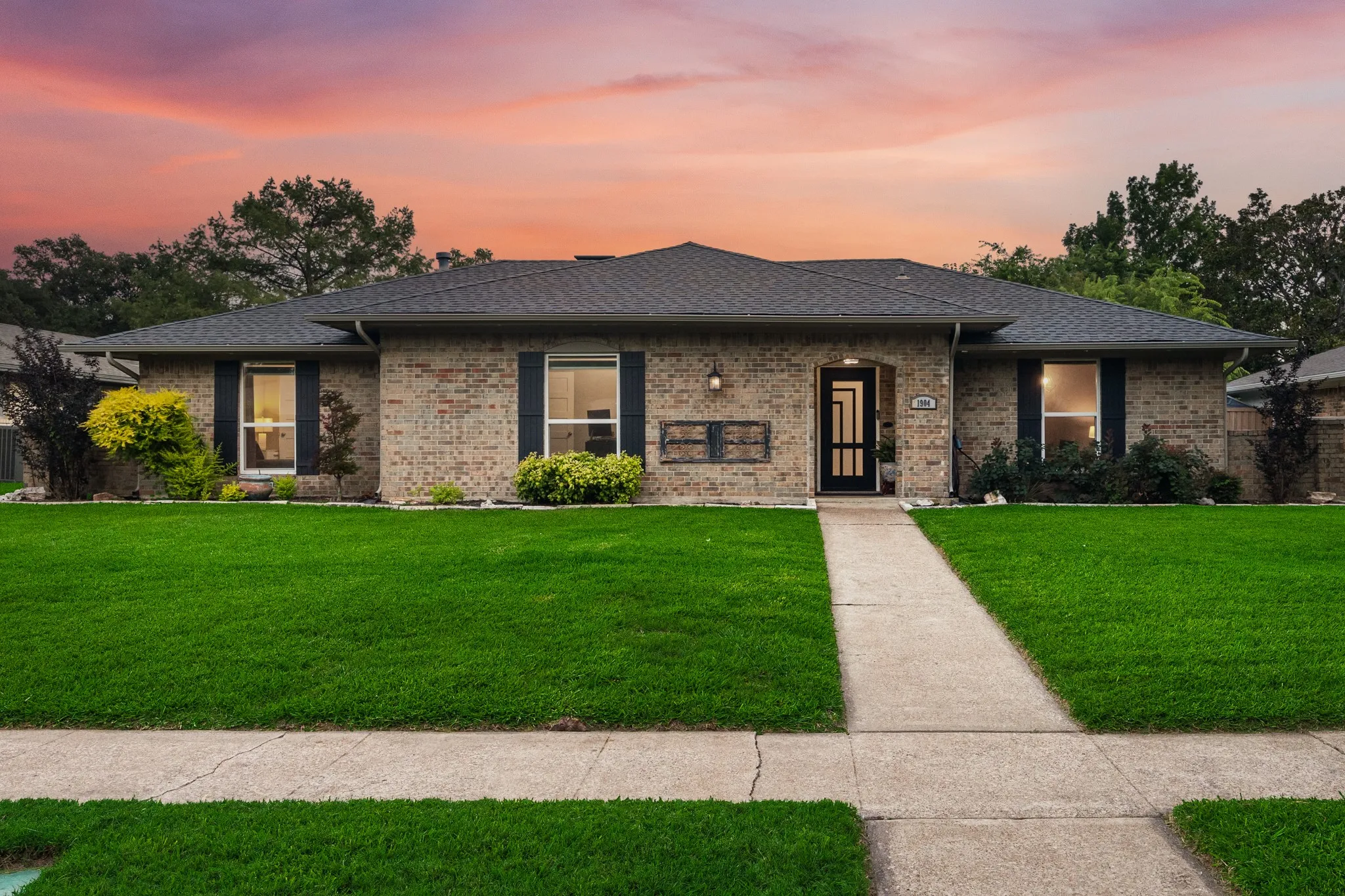Single Family Residence For Sale in Collin County , 1904 Ports O Call Drive, Plano, Texas 75075, 4 Bedroom, 2 Bathroom, 2 Garage spaces, 2,055 Sqft, built in 1974, mls#21312097, Real Estate Agent in Plano, Homes For Sale in Collin county, Homes For Sale in Plano, Realtor in Plano Texas, Real Estate Brokerage Independent Realty Texas, Luminita Cordes Realtor