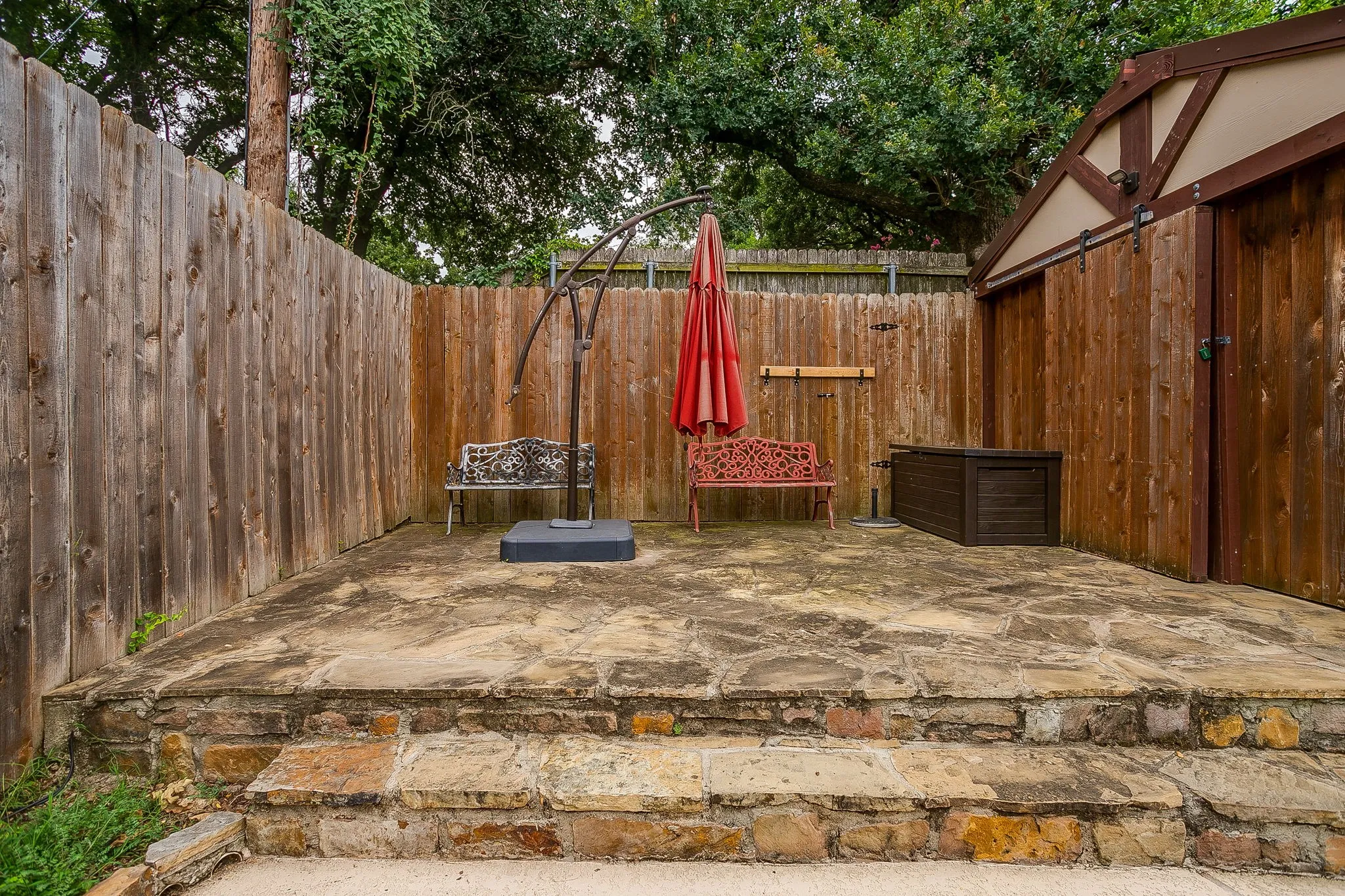 Single Family Residence For Sale in Tarrant County , 1800 Briarcrest Lane, Arlington, Texas 76012, 4 Bedroom, 3 Bathroom, 2 Garage spaces, 2,594 Sqft, built in 1978, mls#21313351, Real Estate Agent in Arlington, Homes For Sale in Tarrant county, Homes For Sale in Arlington, Realtor in Arlington Texas, Real Estate Brokerage Independent Realty Texas, Luminita Cordes Realtor