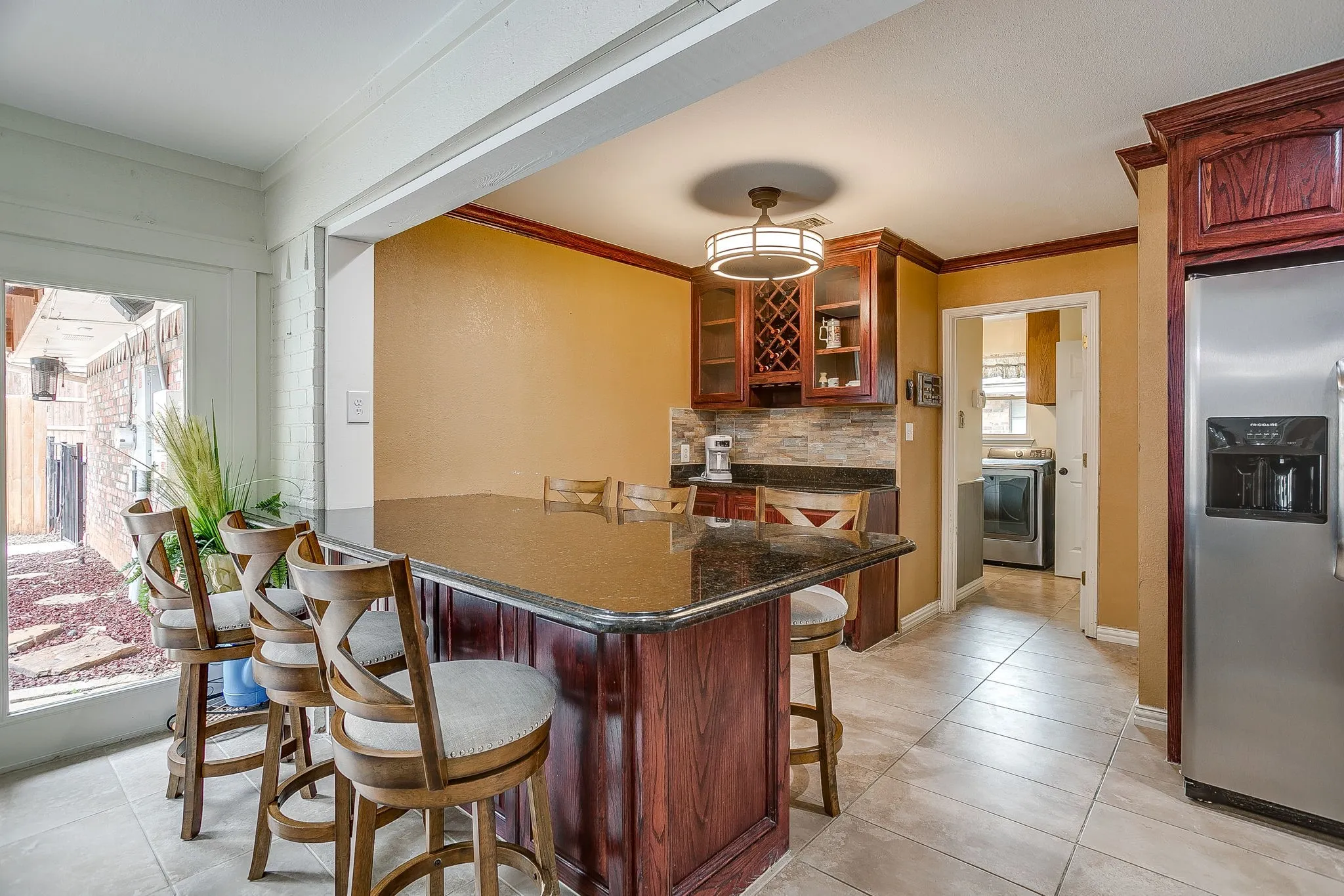 Single Family Residence For Sale in Tarrant County , 1800 Briarcrest Lane, Arlington, Texas 76012, 4 Bedroom, 3 Bathroom, 2 Garage spaces, 2,594 Sqft, built in 1978, mls#21313351, Real Estate Agent in Arlington, Homes For Sale in Tarrant county, Homes For Sale in Arlington, Realtor in Arlington Texas, Real Estate Brokerage Independent Realty Texas, Luminita Cordes Realtor