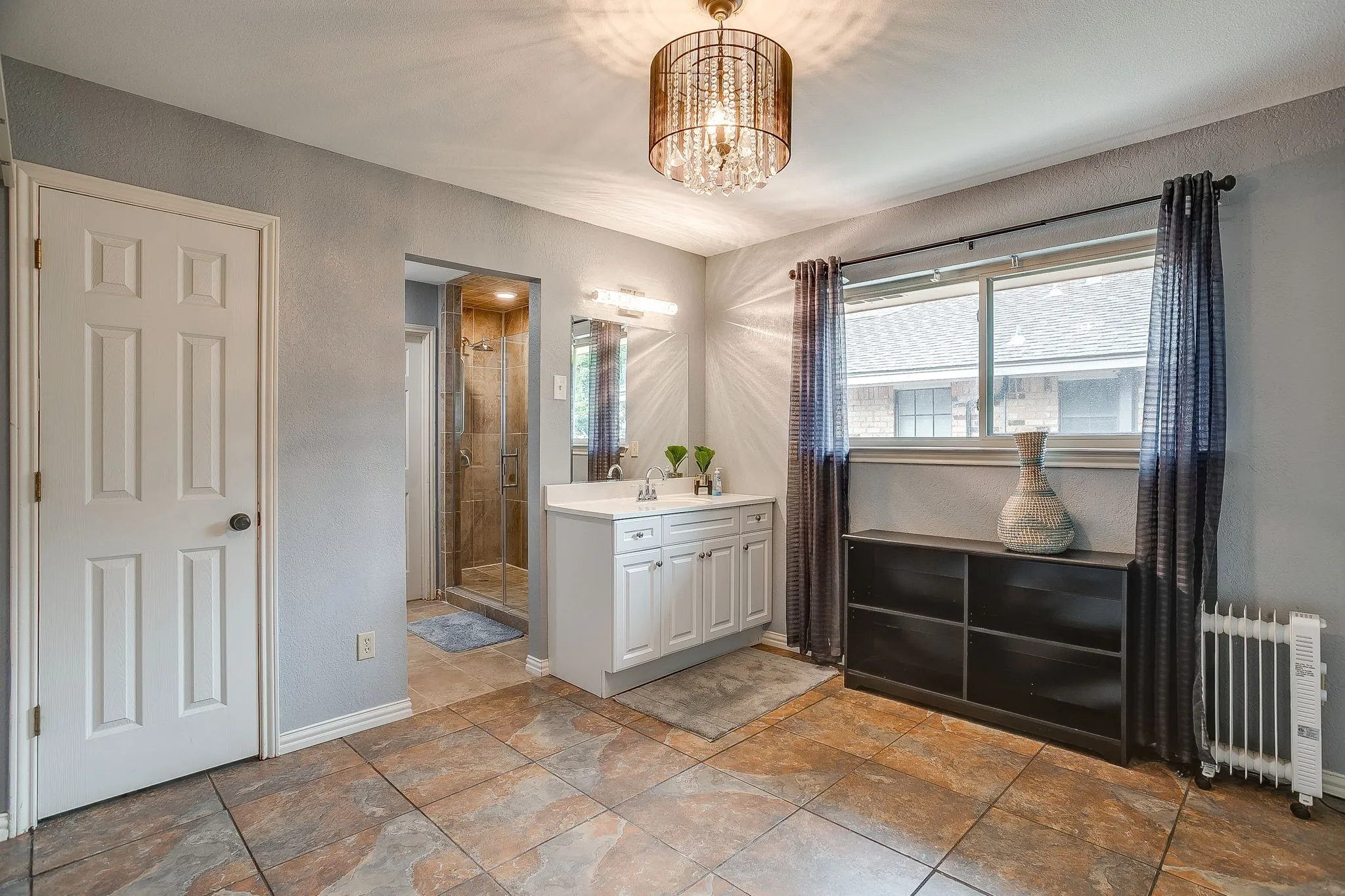 Single Family Residence For Sale in Tarrant County , 1800 Briarcrest Lane, Arlington, Texas 76012, 4 Bedroom, 3 Bathroom, 2 Garage spaces, 2,594 Sqft, built in 1978, mls#21313351, Real Estate Agent in Arlington, Homes For Sale in Tarrant county, Homes For Sale in Arlington, Realtor in Arlington Texas, Real Estate Brokerage Independent Realty Texas, Luminita Cordes Realtor