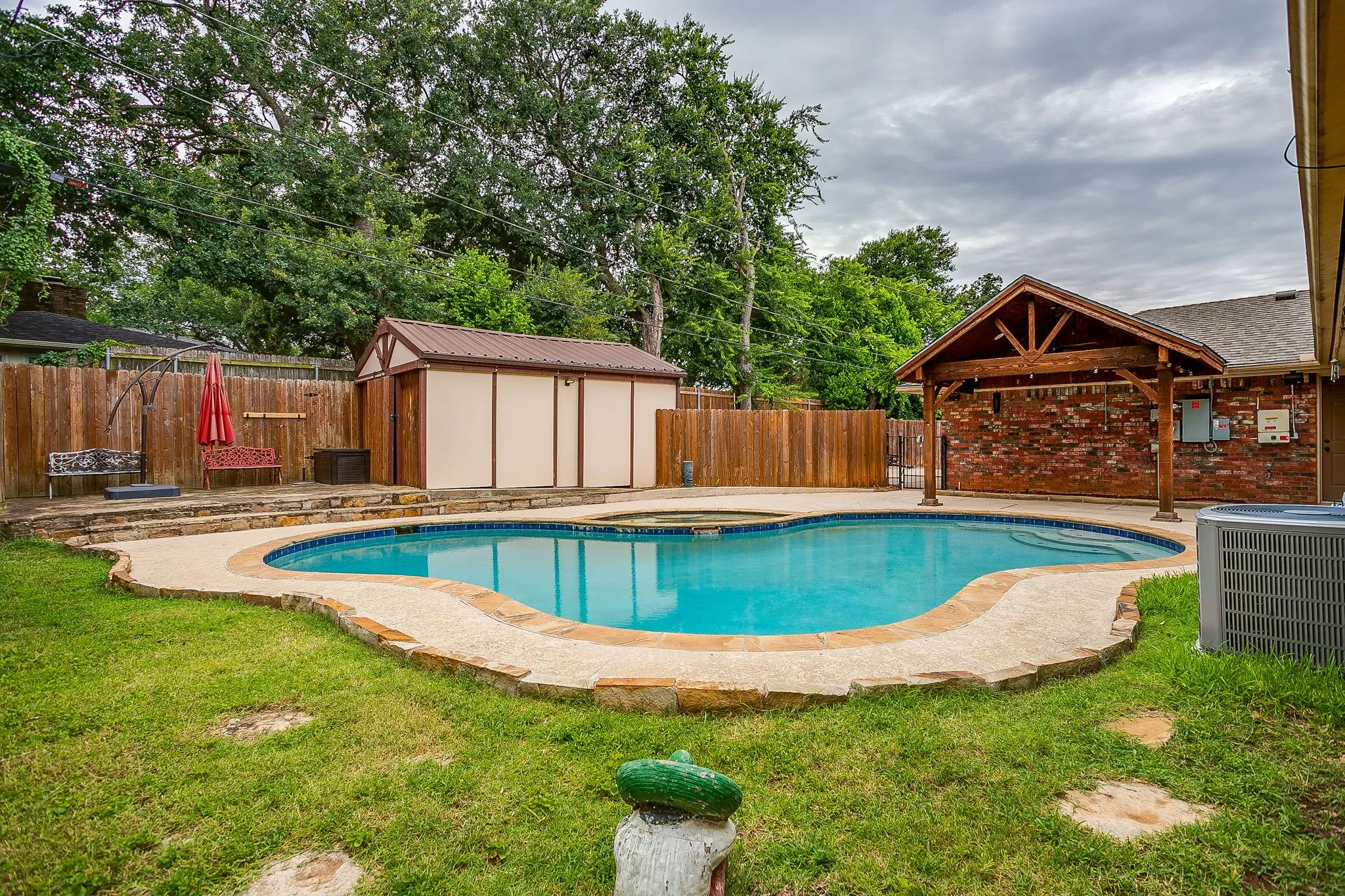Single Family Residence For Sale in Tarrant County , 1800 Briarcrest Lane, Arlington, Texas 76012, 4 Bedroom, 3 Bathroom, 2 Garage spaces, 2,594 Sqft, built in 1978, mls#21313351, Real Estate Agent in Arlington, Homes For Sale in Tarrant county, Homes For Sale in Arlington, Realtor in Arlington Texas, Real Estate Brokerage Independent Realty Texas, Luminita Cordes Realtor