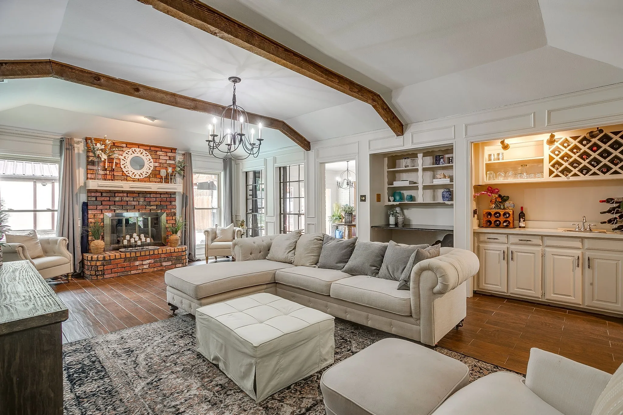 Single Family Residence For Sale in Tarrant County , 1800 Briarcrest Lane, Arlington, Texas 76012, 4 Bedroom, 3 Bathroom, 2 Garage spaces, 2,594 Sqft, built in 1978, mls#21313351, Real Estate Agent in Arlington, Homes For Sale in Tarrant county, Homes For Sale in Arlington, Realtor in Arlington Texas, Real Estate Brokerage Independent Realty Texas, Luminita Cordes Realtor
