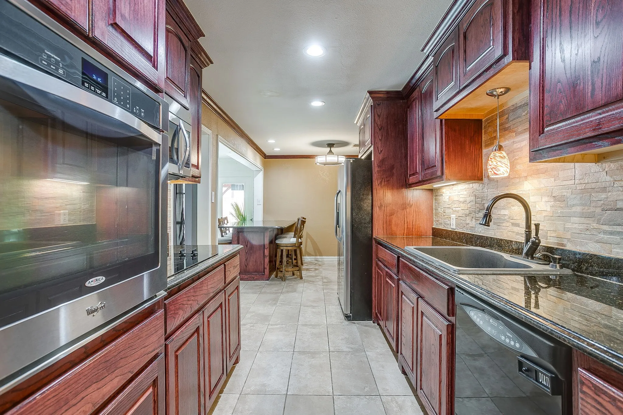 Single Family Residence For Sale in Tarrant County , 1800 Briarcrest Lane, Arlington, Texas 76012, 4 Bedroom, 3 Bathroom, 2 Garage spaces, 2,594 Sqft, built in 1978, mls#21313351, Real Estate Agent in Arlington, Homes For Sale in Tarrant county, Homes For Sale in Arlington, Realtor in Arlington Texas, Real Estate Brokerage Independent Realty Texas, Luminita Cordes Realtor
