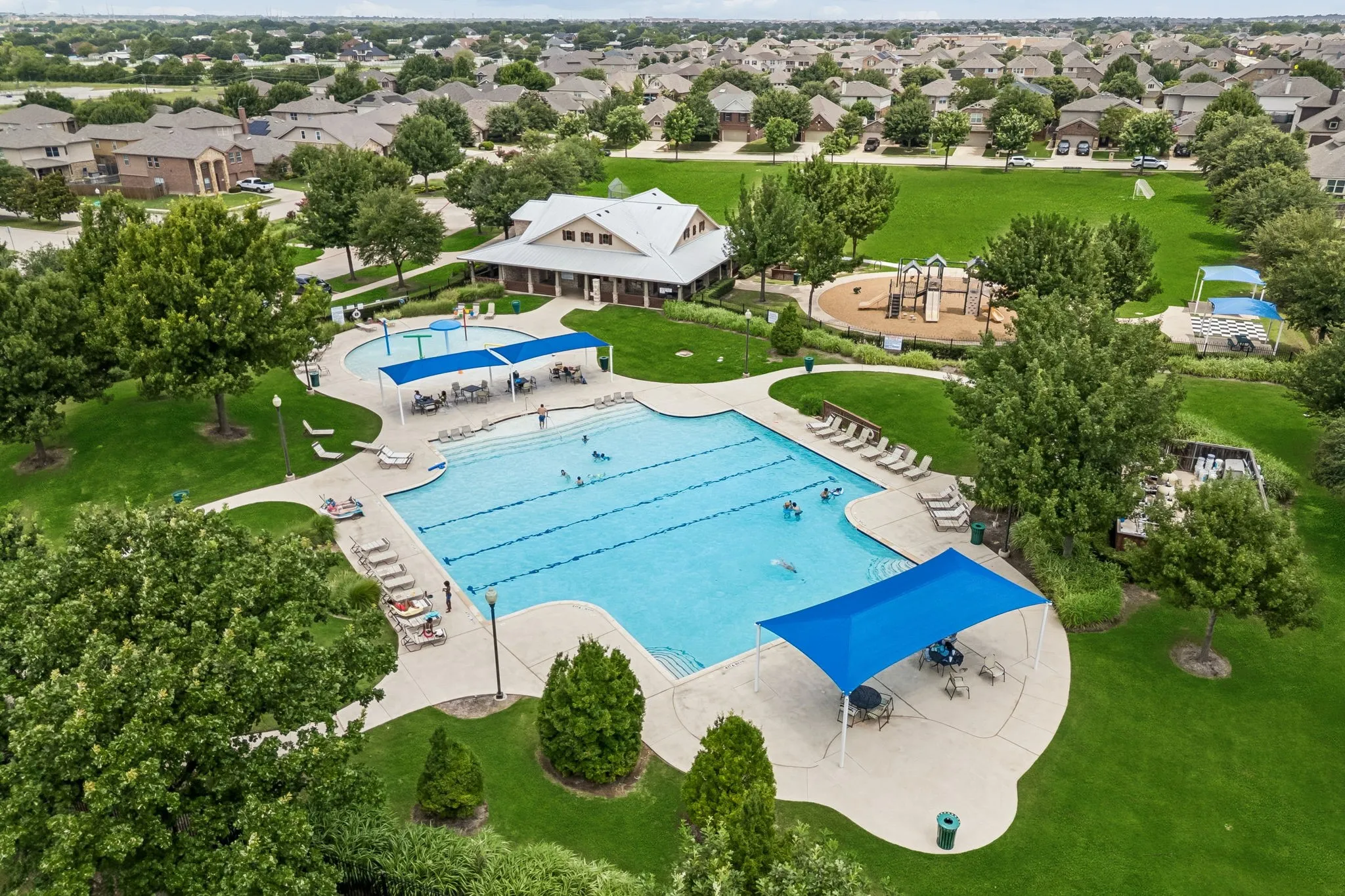 Single Family Residence For Sale in Tarrant County , 636 Fox View Drive, Fort Worth, Texas 76131, 4 Bedroom, 2 Bathroom, 2 Garage spaces, 2,208 Sqft, built in 2019, mls#21310067, Real Estate Agent in Fort Worth, Homes For Sale in Tarrant county, Homes For Sale in Fort Worth, Realtor in Fort Worth Texas, Real Estate Brokerage Independent Realty Texas, Luminita Cordes Realtor