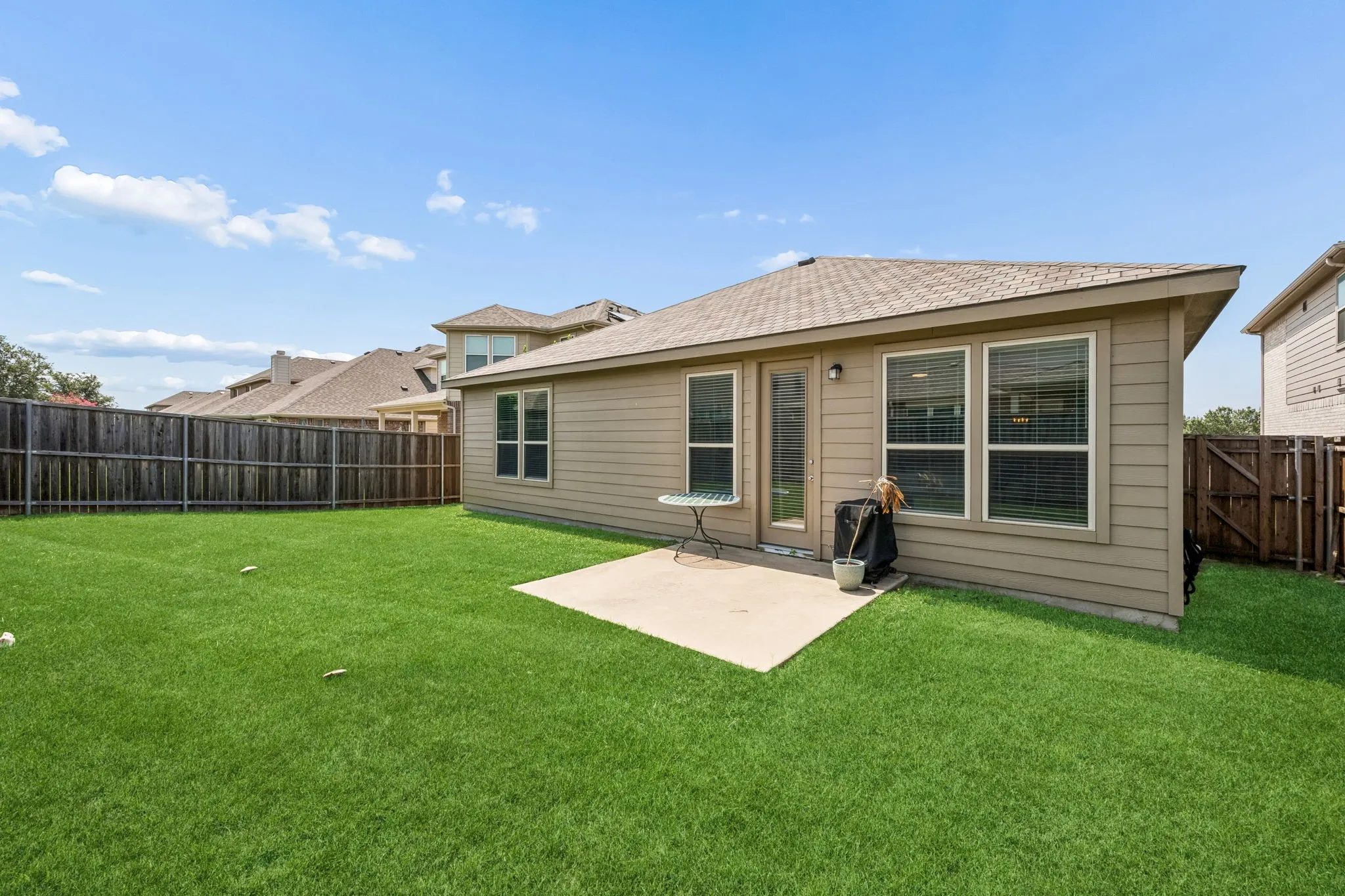 Single Family Residence For Sale in Tarrant County , 636 Fox View Drive, Fort Worth, Texas 76131, 4 Bedroom, 2 Bathroom, 2 Garage spaces, 2,208 Sqft, built in 2019, mls#21310067, Real Estate Agent in Fort Worth, Homes For Sale in Tarrant county, Homes For Sale in Fort Worth, Realtor in Fort Worth Texas, Real Estate Brokerage Independent Realty Texas, Luminita Cordes Realtor