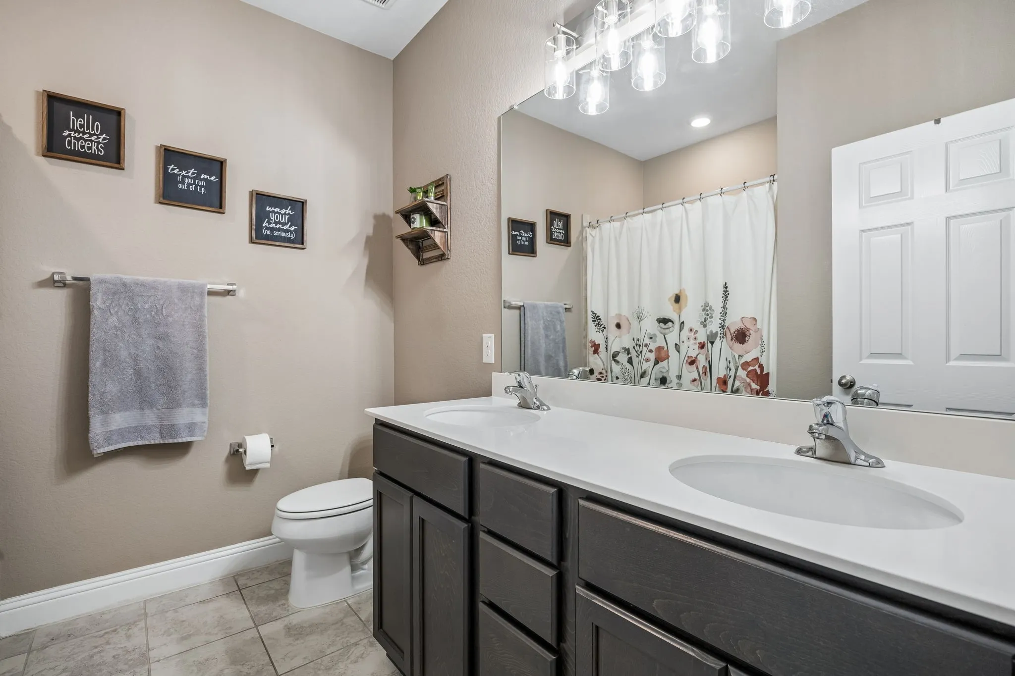 Single Family Residence For Sale in Tarrant County , 636 Fox View Drive, Fort Worth, Texas 76131, 4 Bedroom, 2 Bathroom, 2 Garage spaces, 2,208 Sqft, built in 2019, mls#21310067, Real Estate Agent in Fort Worth, Homes For Sale in Tarrant county, Homes For Sale in Fort Worth, Realtor in Fort Worth Texas, Real Estate Brokerage Independent Realty Texas, Luminita Cordes Realtor