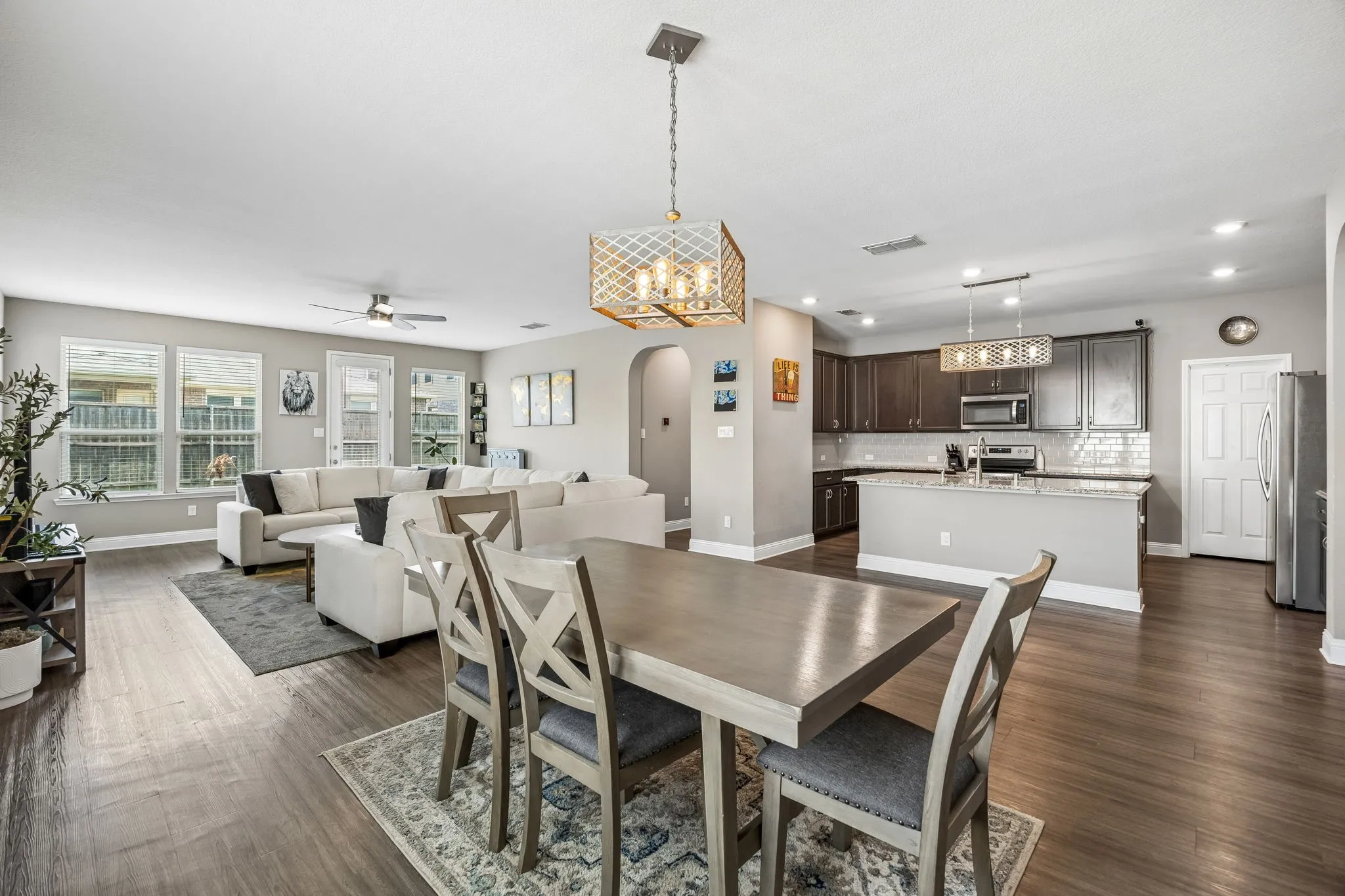 Single Family Residence For Sale in Tarrant County , 636 Fox View Drive, Fort Worth, Texas 76131, 4 Bedroom, 2 Bathroom, 2 Garage spaces, 2,208 Sqft, built in 2019, mls#21310067, Real Estate Agent in Fort Worth, Homes For Sale in Tarrant county, Homes For Sale in Fort Worth, Realtor in Fort Worth Texas, Real Estate Brokerage Independent Realty Texas, Luminita Cordes Realtor