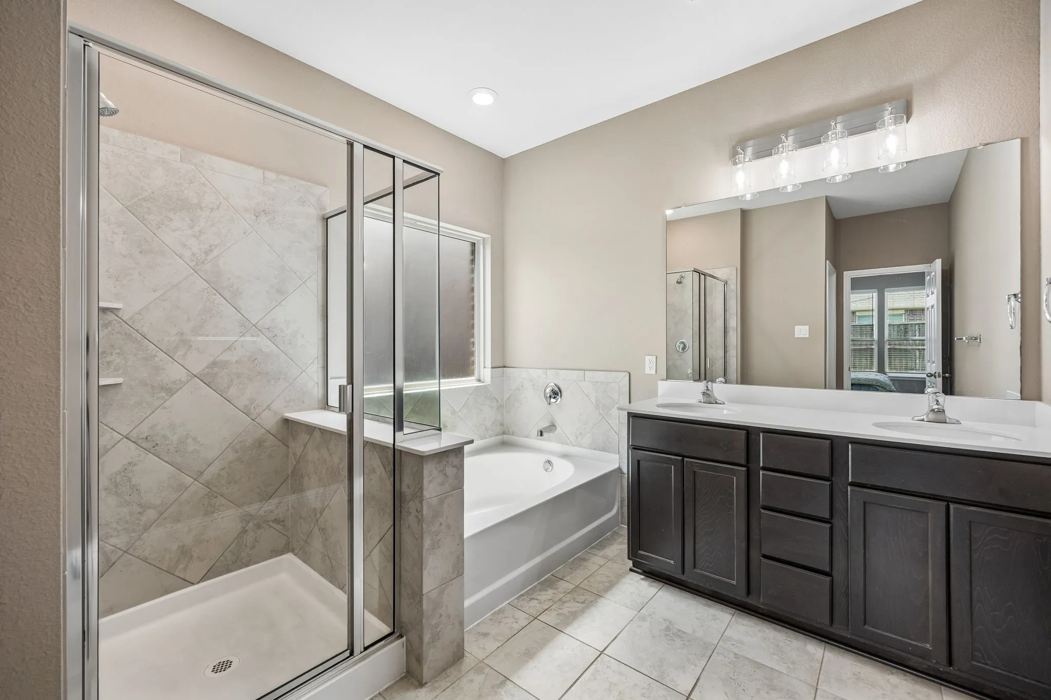 Single Family Residence For Sale in Tarrant County , 636 Fox View Drive, Fort Worth, Texas 76131, 4 Bedroom, 2 Bathroom, 2 Garage spaces, 2,208 Sqft, built in 2019, mls#21310067, Real Estate Agent in Fort Worth, Homes For Sale in Tarrant county, Homes For Sale in Fort Worth, Realtor in Fort Worth Texas, Real Estate Brokerage Independent Realty Texas, Luminita Cordes Realtor