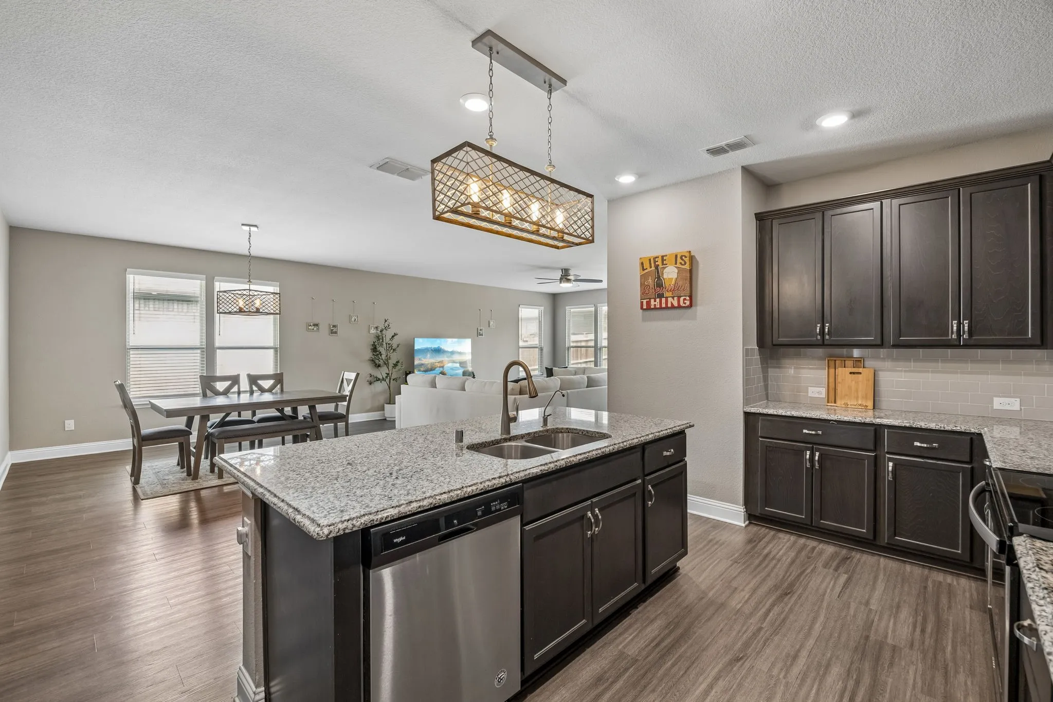 Single Family Residence For Sale in Tarrant County , 636 Fox View Drive, Fort Worth, Texas 76131, 4 Bedroom, 2 Bathroom, 2 Garage spaces, 2,208 Sqft, built in 2019, mls#21310067, Real Estate Agent in Fort Worth, Homes For Sale in Tarrant county, Homes For Sale in Fort Worth, Realtor in Fort Worth Texas, Real Estate Brokerage Independent Realty Texas, Luminita Cordes Realtor