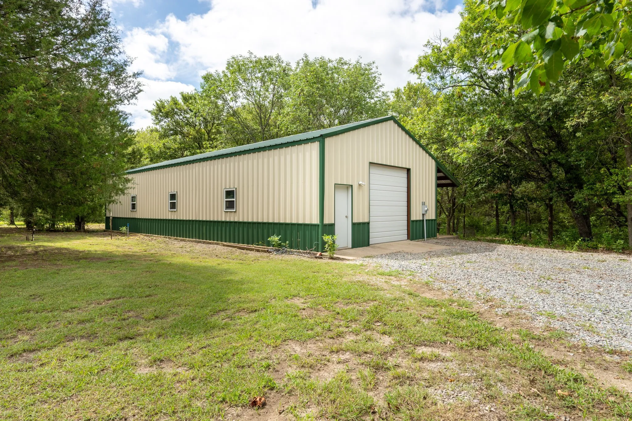 Farm For Sale in Grayson County , 38 Jubilee Farm Road, Bells, Texas 75414, 0, 4 Bathroom, 2 Garage spaces, 2,365 Sqft, built in 2017, mls#21303197, Real Estate Agent in Bells, Homes For Sale in Grayson county, Homes For Sale in Bells, Realtor in Bells Texas, Real Estate Brokerage Independent Realty Texas, Luminita Cordes Realtor
