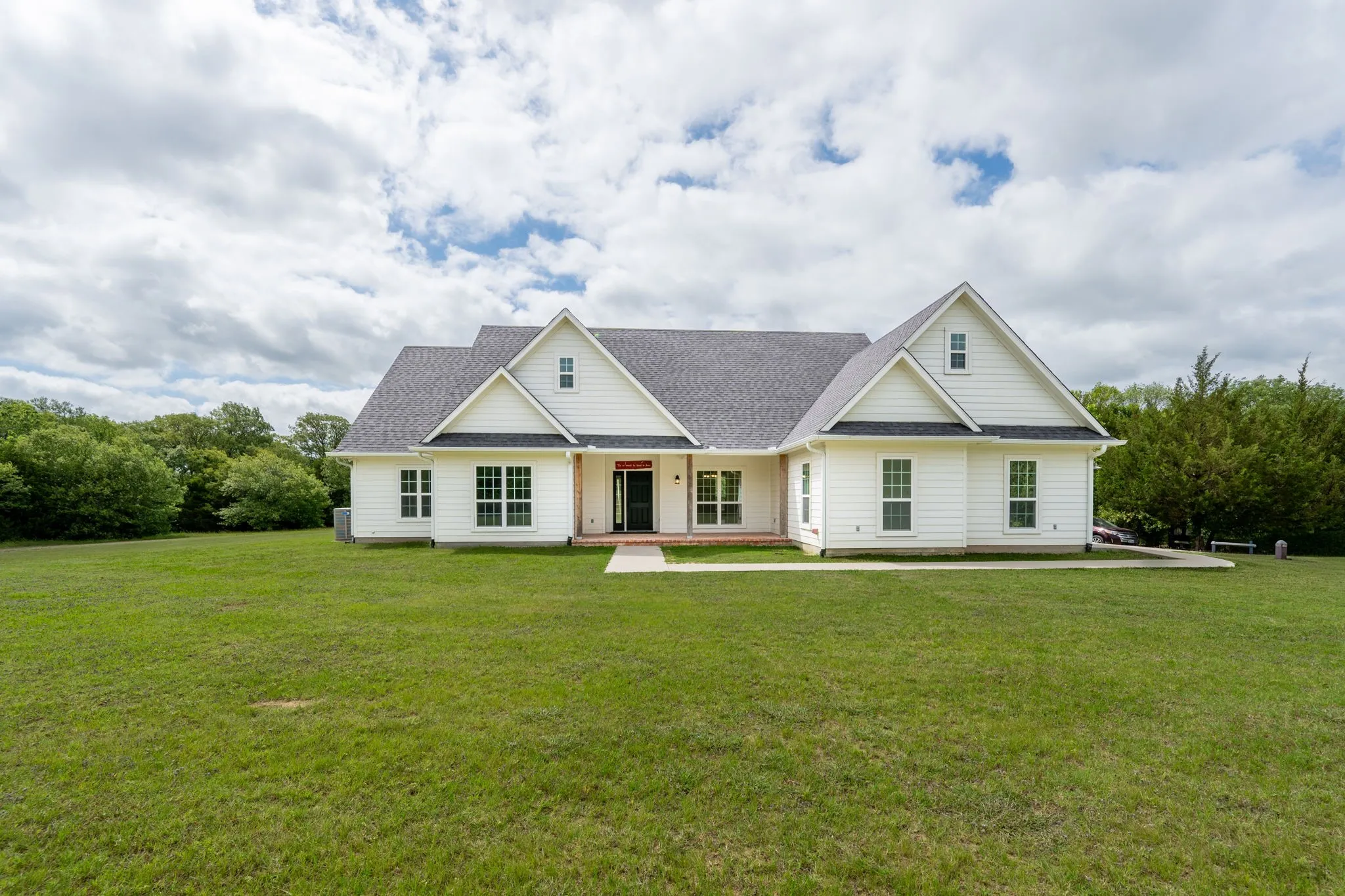 Farm For Sale in Grayson County , 38 Jubilee Farm Road, Bells, Texas 75414, 0, 4 Bathroom, 2 Garage spaces, 2,365 Sqft, built in 2017, mls#21303197, Real Estate Agent in Bells, Homes For Sale in Grayson county, Homes For Sale in Bells, Realtor in Bells Texas, Real Estate Brokerage Independent Realty Texas, Luminita Cordes Realtor