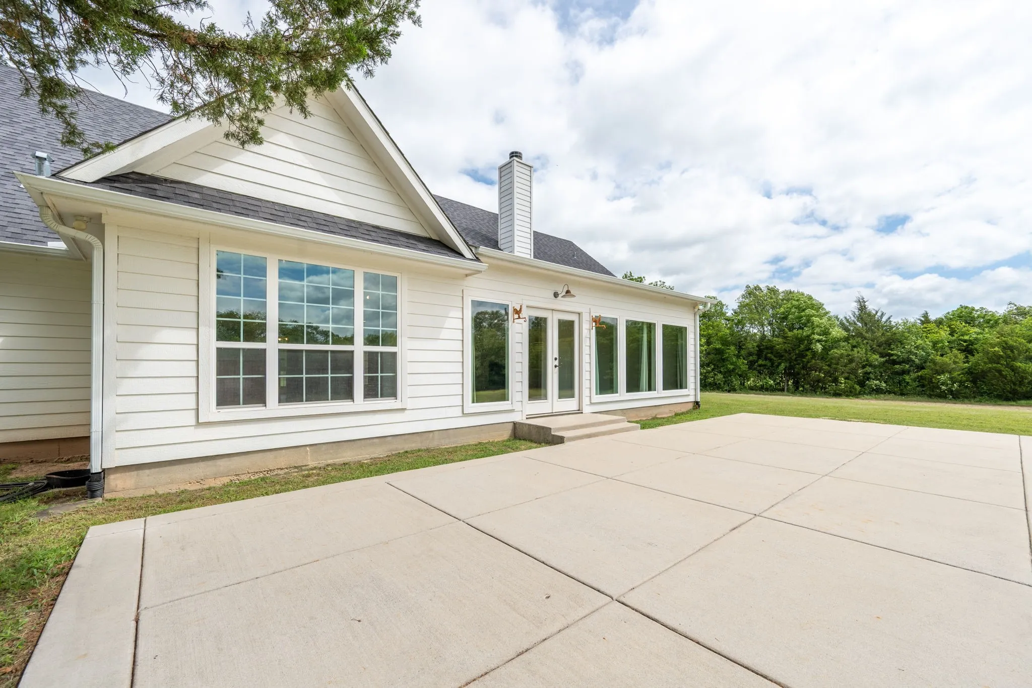 Farm For Sale in Grayson County , 38 Jubilee Farm Road, Bells, Texas 75414, 0, 4 Bathroom, 2 Garage spaces, 2,365 Sqft, built in 2017, mls#21303197, Real Estate Agent in Bells, Homes For Sale in Grayson county, Homes For Sale in Bells, Realtor in Bells Texas, Real Estate Brokerage Independent Realty Texas, Luminita Cordes Realtor