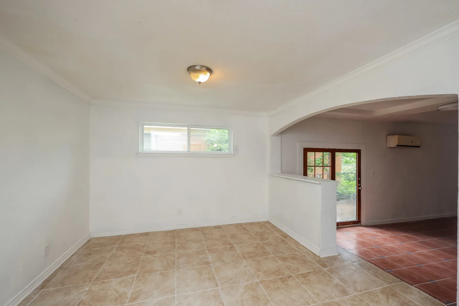 Single Family Residence For Sale in Dallas County , 3408 Loganwood Drive, Dallas, Texas 75227, 3 Bedroom, 2 Bathroom, 2 Garage spaces, 1,758 Sqft, built in 1958, mls#21310993, Real Estate Agent in Dallas, Homes For Sale in Dallas county, Homes For Sale in Dallas, Realtor in Dallas Texas, Real Estate Brokerage Independent Realty Texas, Luminita Cordes Realtor