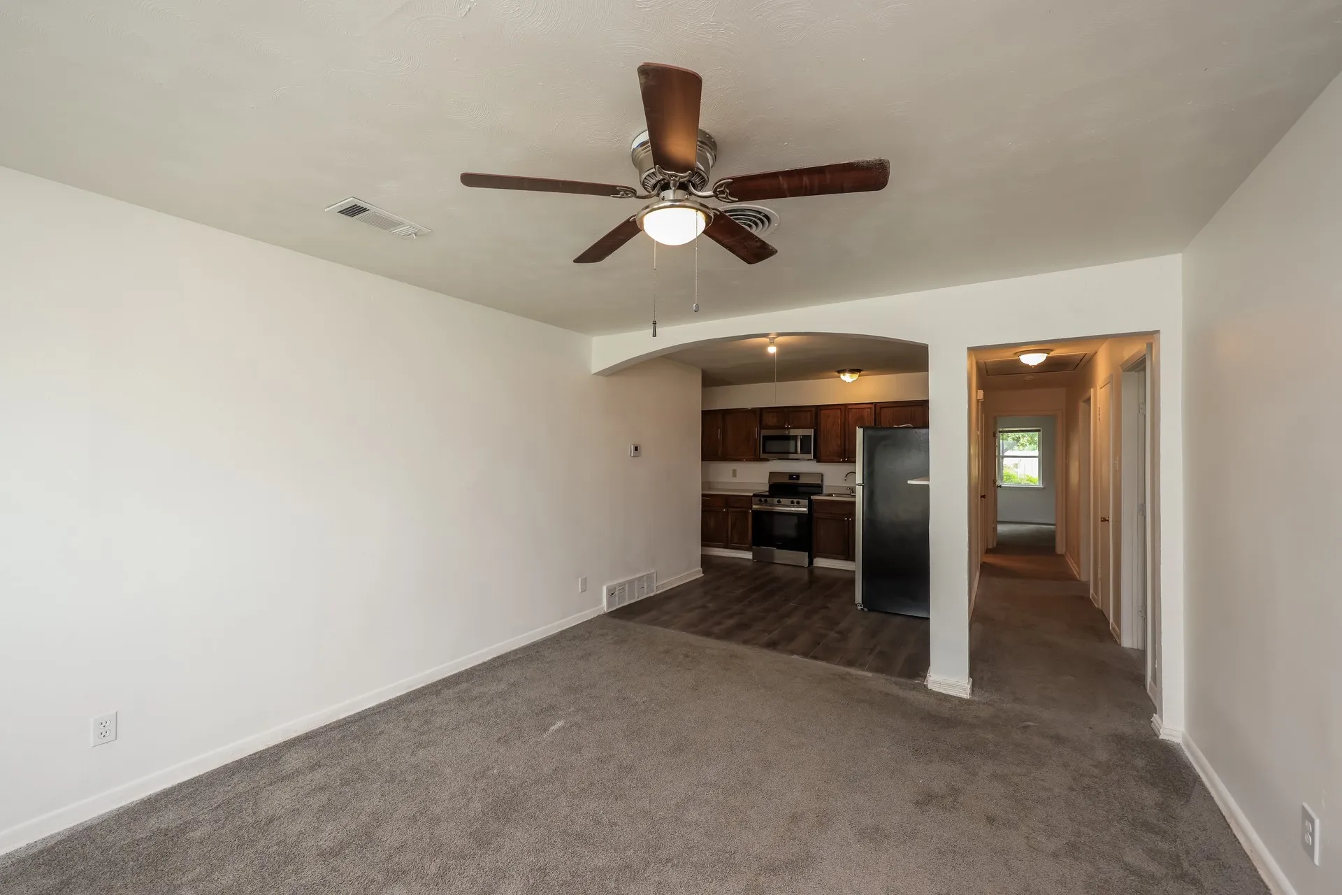 Single Family Residence For Sale in Dallas County , 3408 Loganwood Drive, Dallas, Texas 75227, 3 Bedroom, 2 Bathroom, 2 Garage spaces, 1,758 Sqft, built in 1958, mls#21310993, Real Estate Agent in Dallas, Homes For Sale in Dallas county, Homes For Sale in Dallas, Realtor in Dallas Texas, Real Estate Brokerage Independent Realty Texas, Luminita Cordes Realtor