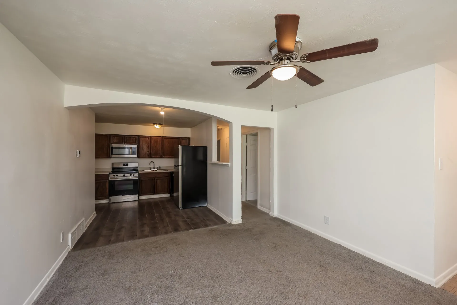 Single Family Residence For Sale in Dallas County , 3408 Loganwood Drive, Dallas, Texas 75227, 3 Bedroom, 2 Bathroom, 2 Garage spaces, 1,758 Sqft, built in 1958, mls#21310993, Real Estate Agent in Dallas, Homes For Sale in Dallas county, Homes For Sale in Dallas, Realtor in Dallas Texas, Real Estate Brokerage Independent Realty Texas, Luminita Cordes Realtor