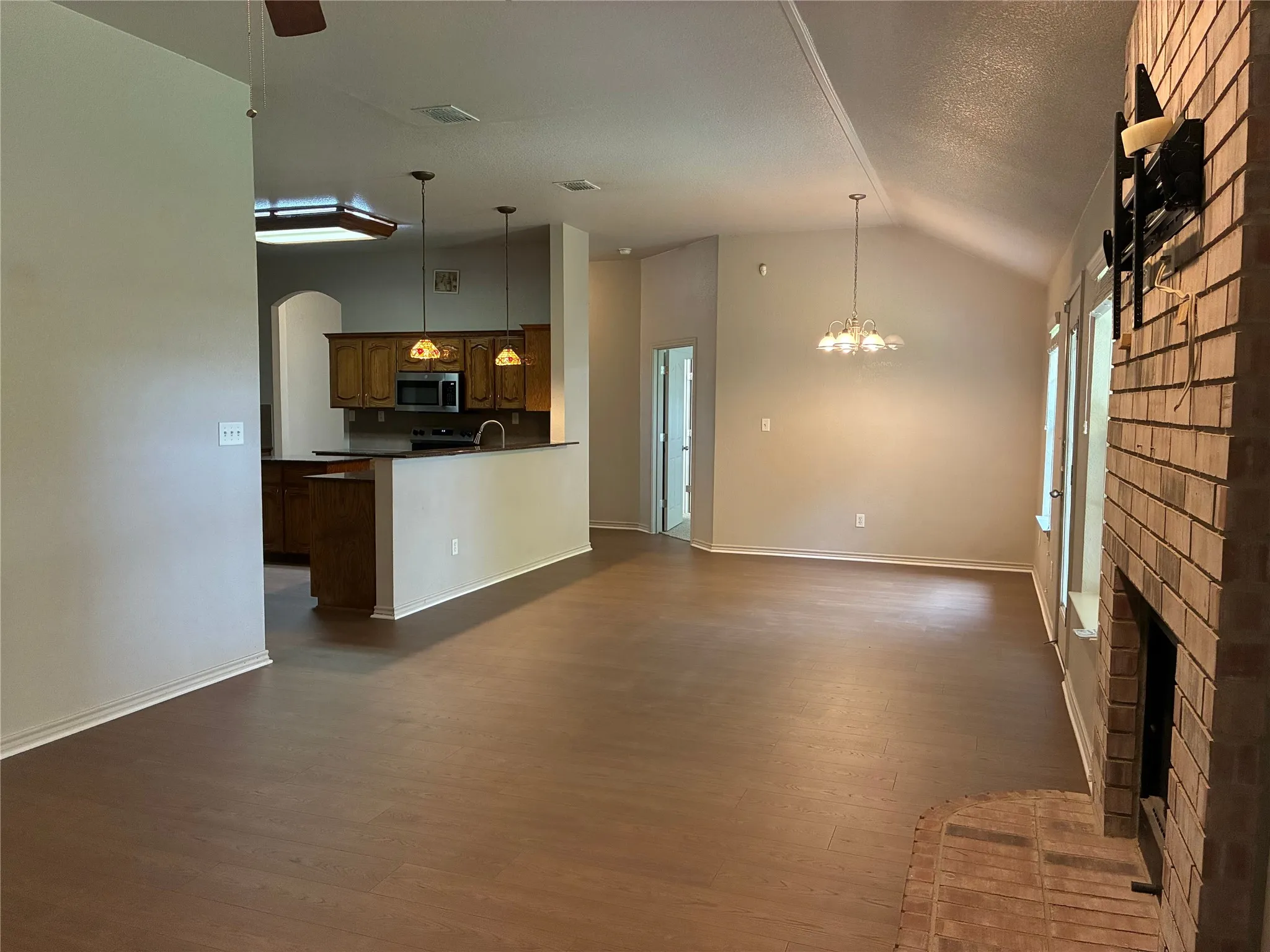 Single Family Residence For Sale in Bell County , 5610 Mosaic Trail, Killeen, Texas 76542, 3 Bedrooms, 2 Bathrooms, 2 Garage spaces, 2,350 Sqft, built in 2008, Price $317,000, mls#21313068, Real Estate Agent in Killeen, Homes For Sale in Bell county, Homes For Sale in Killeen, Realtor in Killeen Texas, Real Estate Brokerage Independent Realty Texas, Luminita Cordes Realtor