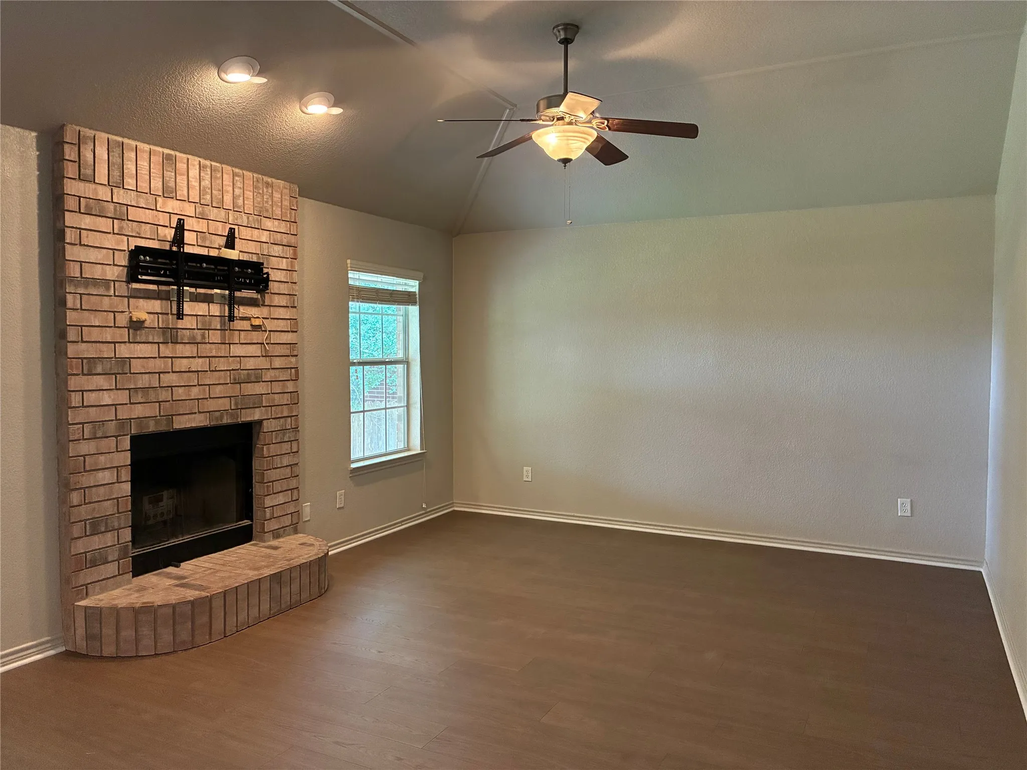 Single Family Residence For Sale in Bell County , 5610 Mosaic Trail, Killeen, Texas 76542, 3 Bedrooms, 2 Bathrooms, 2 Garage spaces, 2,350 Sqft, built in 2008, Price $317,000, mls#21313068, Real Estate Agent in Killeen, Homes For Sale in Bell county, Homes For Sale in Killeen, Realtor in Killeen Texas, Real Estate Brokerage Independent Realty Texas, Luminita Cordes Realtor