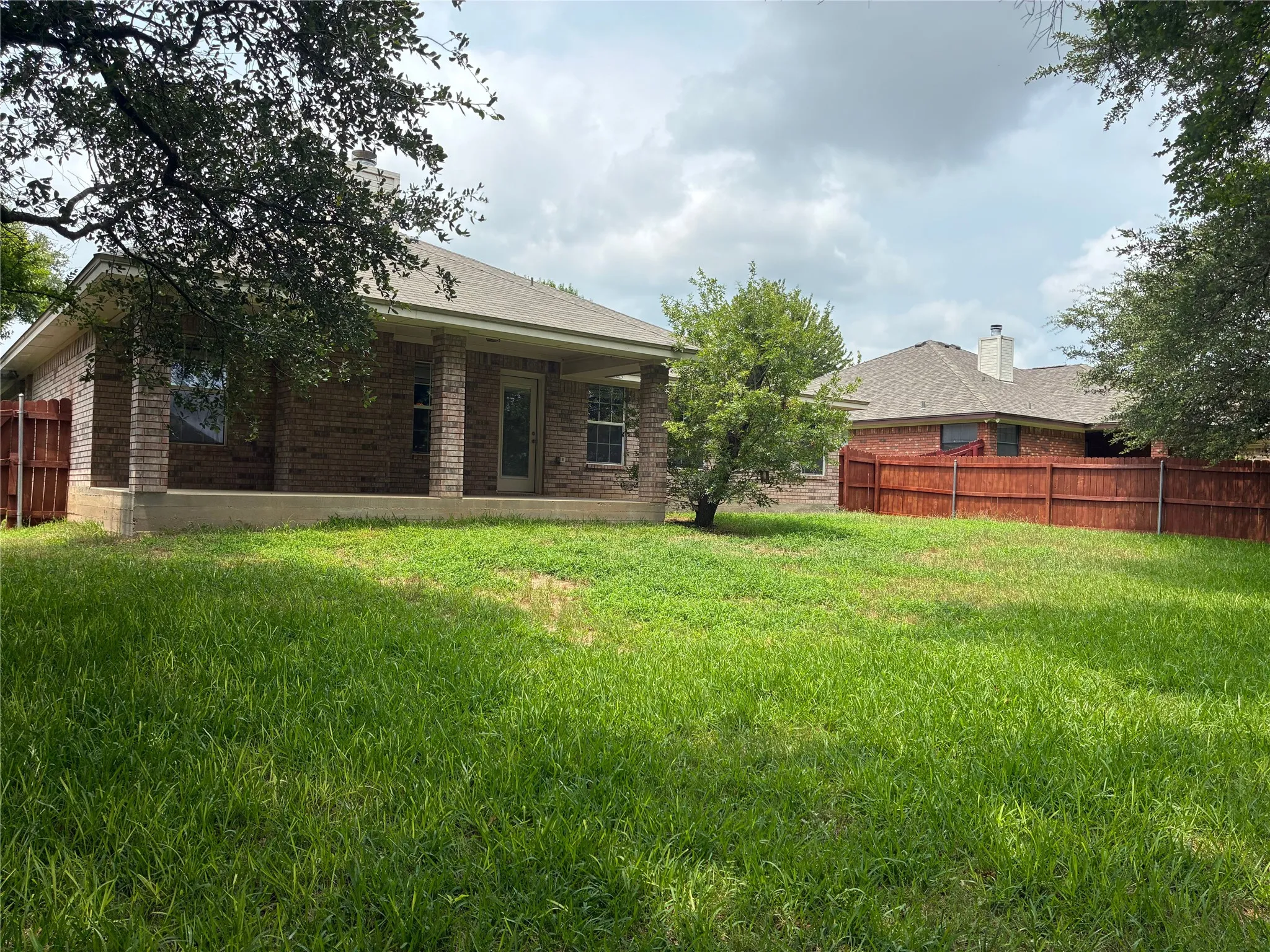 Single Family Residence For Sale in Bell County , 5610 Mosaic Trail, Killeen, Texas 76542, 3 Bedrooms, 2 Bathrooms, 2 Garage spaces, 2,350 Sqft, built in 2008, Price $317,000, mls#21313068, Real Estate Agent in Killeen, Homes For Sale in Bell county, Homes For Sale in Killeen, Realtor in Killeen Texas, Real Estate Brokerage Independent Realty Texas, Luminita Cordes Realtor