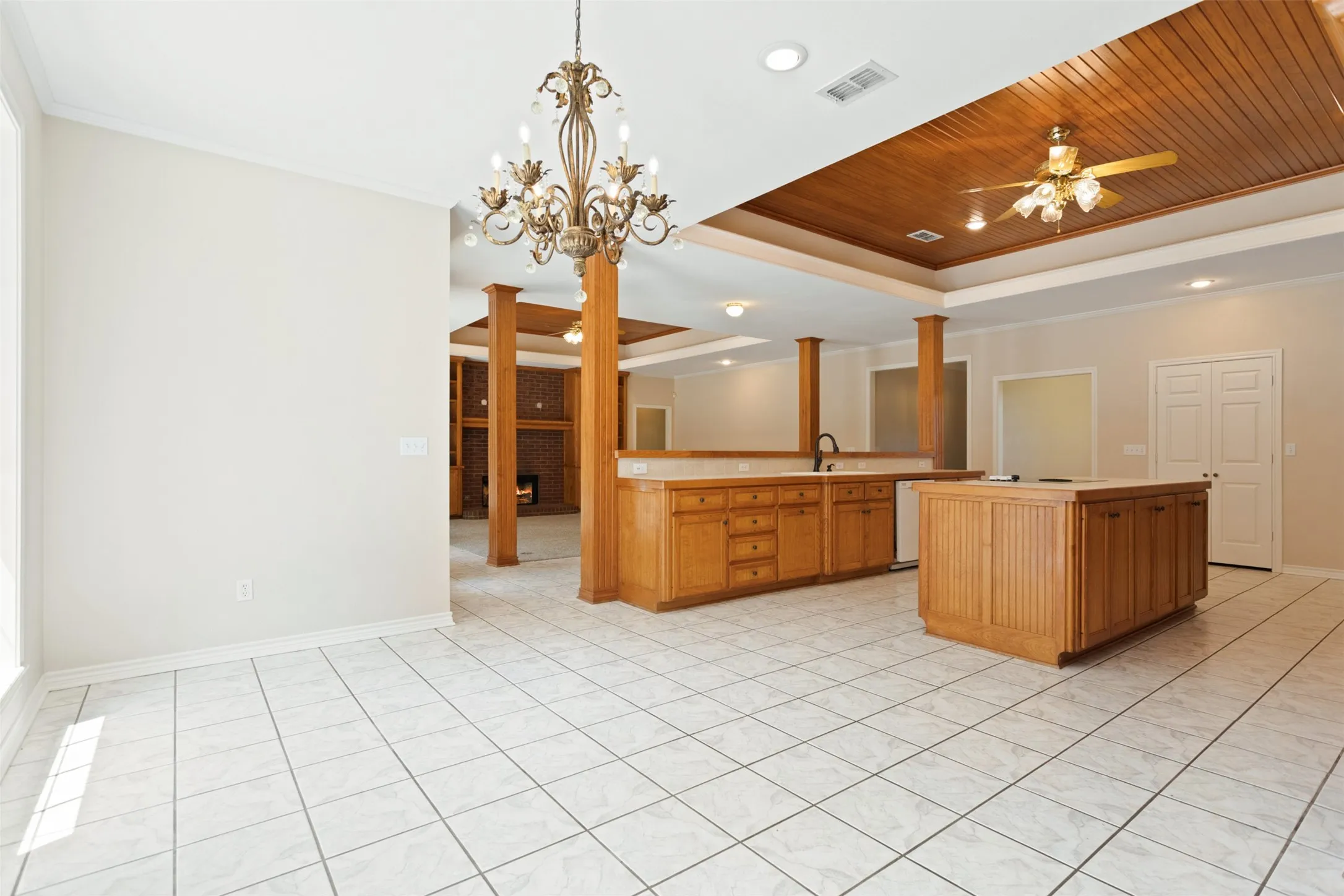 Single Family Residence For Sale in Smith County , 17681 Huckleberry Circle, Lindale, Texas 75771, 4 Bedroom, 3 Bathroom, 2 Garage spaces, 2,924 Sqft, built in 1999, mls#21313921, Real Estate Agent in Lindale, Homes For Sale in Smith county, Homes For Sale in Lindale, Realtor in Lindale Texas, Real Estate Brokerage Independent Realty Texas, Luminita Cordes Realtor