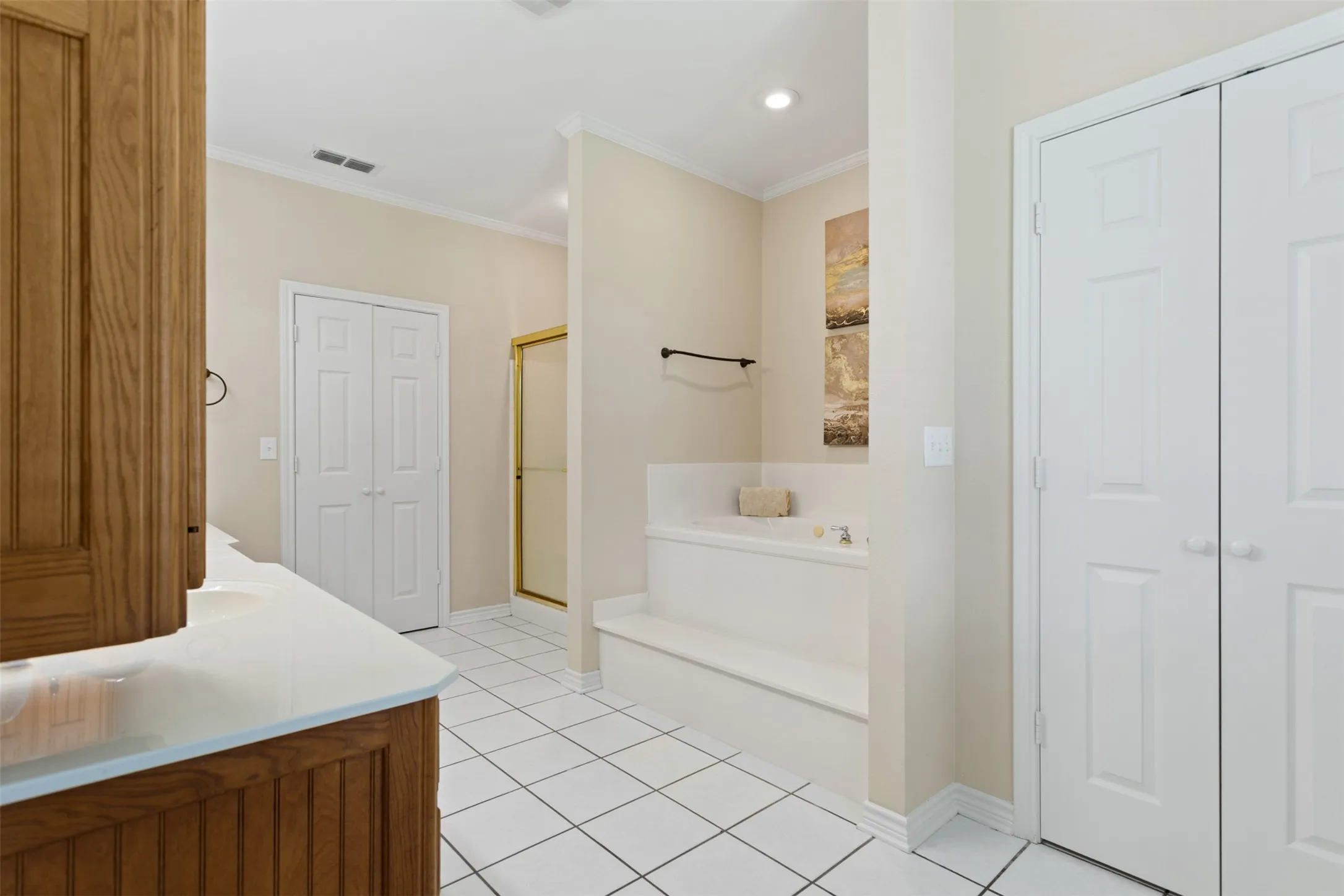 Single Family Residence For Sale in Smith County , 17681 Huckleberry Circle, Lindale, Texas 75771, 4 Bedroom, 3 Bathroom, 2 Garage spaces, 2,924 Sqft, built in 1999, mls#21313921, Real Estate Agent in Lindale, Homes For Sale in Smith county, Homes For Sale in Lindale, Realtor in Lindale Texas, Real Estate Brokerage Independent Realty Texas, Luminita Cordes Realtor