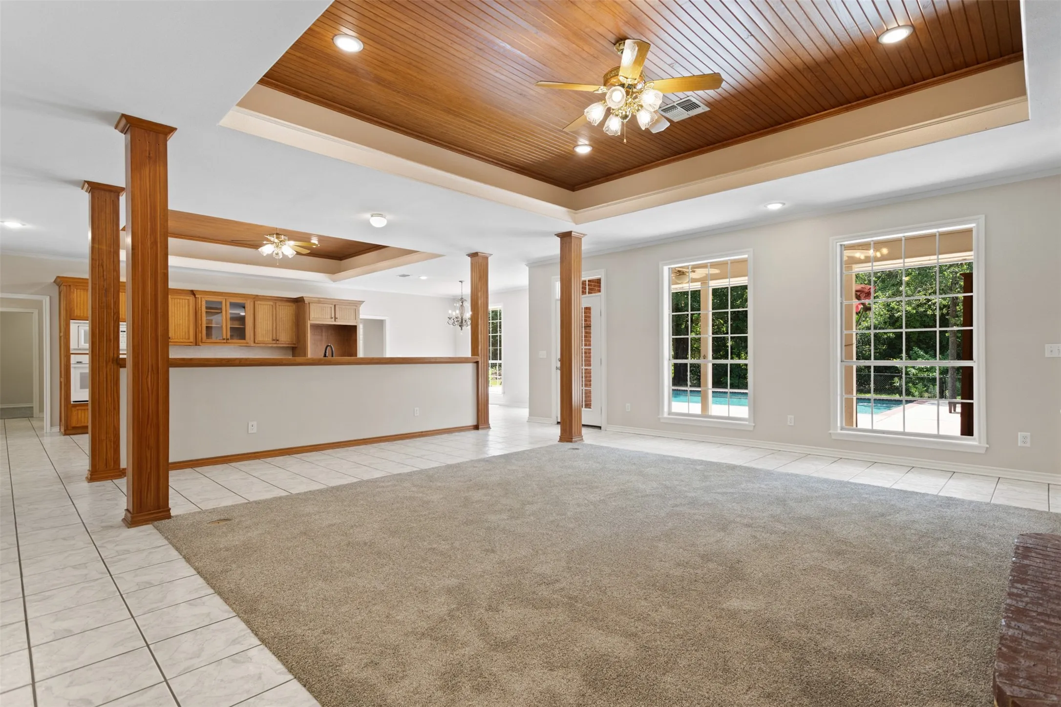 Single Family Residence For Sale in Smith County , 17681 Huckleberry Circle, Lindale, Texas 75771, 4 Bedroom, 3 Bathroom, 2 Garage spaces, 2,924 Sqft, built in 1999, mls#21313921, Real Estate Agent in Lindale, Homes For Sale in Smith county, Homes For Sale in Lindale, Realtor in Lindale Texas, Real Estate Brokerage Independent Realty Texas, Luminita Cordes Realtor