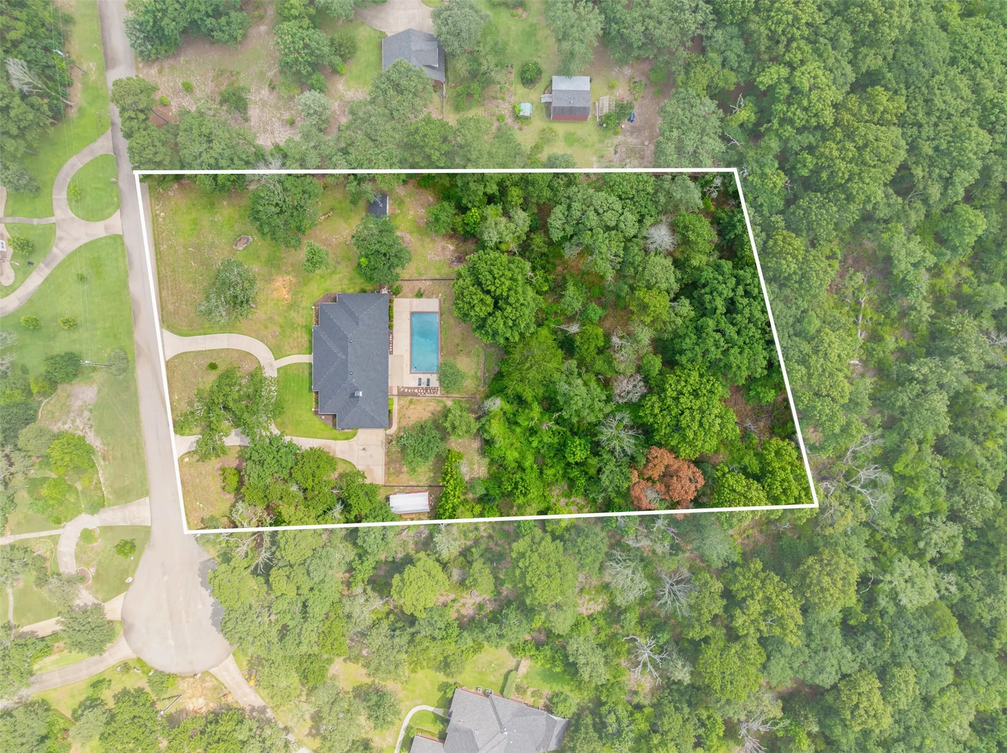 Single Family Residence For Sale in Smith County , 17681 Huckleberry Circle, Lindale, Texas 75771, 4 Bedroom, 3 Bathroom, 2 Garage spaces, 2,924 Sqft, built in 1999, mls#21313921, Real Estate Agent in Lindale, Homes For Sale in Smith county, Homes For Sale in Lindale, Realtor in Lindale Texas, Real Estate Brokerage Independent Realty Texas, Luminita Cordes Realtor