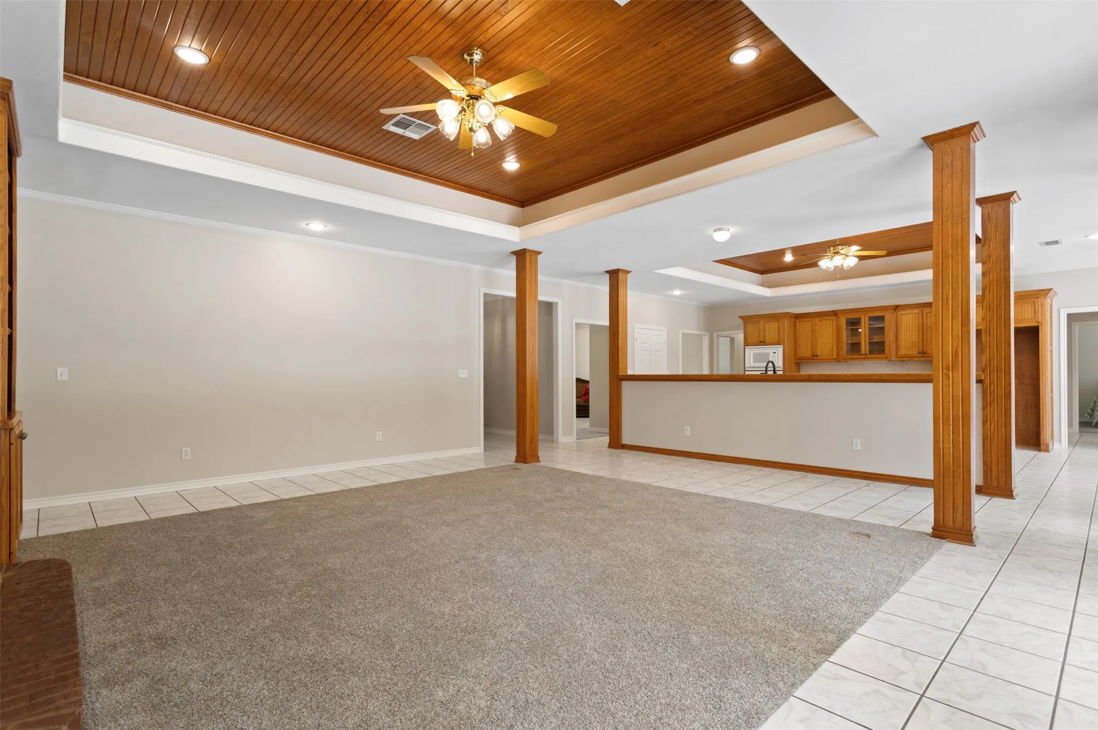 Single Family Residence For Sale in Smith County , 17681 Huckleberry Circle, Lindale, Texas 75771, 4 Bedroom, 3 Bathroom, 2 Garage spaces, 2,924 Sqft, built in 1999, mls#21313921, Real Estate Agent in Lindale, Homes For Sale in Smith county, Homes For Sale in Lindale, Realtor in Lindale Texas, Real Estate Brokerage Independent Realty Texas, Luminita Cordes Realtor