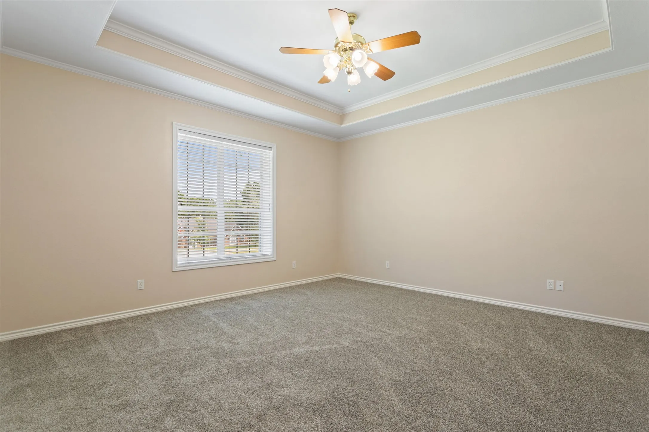 Single Family Residence For Sale in Smith County , 17681 Huckleberry Circle, Lindale, Texas 75771, 4 Bedroom, 3 Bathroom, 2 Garage spaces, 2,924 Sqft, built in 1999, mls#21313921, Real Estate Agent in Lindale, Homes For Sale in Smith county, Homes For Sale in Lindale, Realtor in Lindale Texas, Real Estate Brokerage Independent Realty Texas, Luminita Cordes Realtor