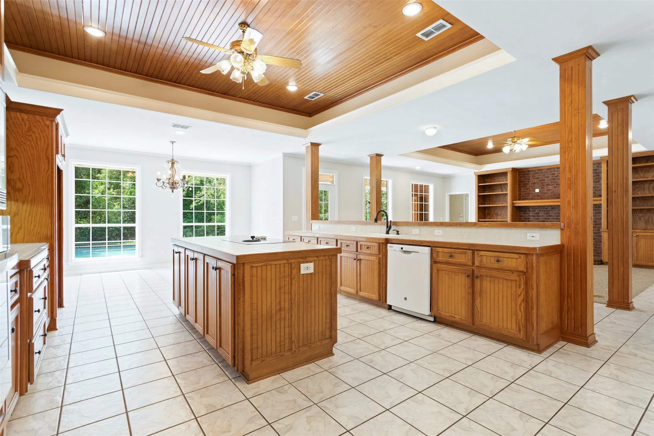 Single Family Residence For Sale in Smith County , 17681 Huckleberry Circle, Lindale, Texas 75771, 4 Bedroom, 3 Bathroom, 2 Garage spaces, 2,924 Sqft, built in 1999, mls#21313921, Real Estate Agent in Lindale, Homes For Sale in Smith county, Homes For Sale in Lindale, Realtor in Lindale Texas, Real Estate Brokerage Independent Realty Texas, Luminita Cordes Realtor