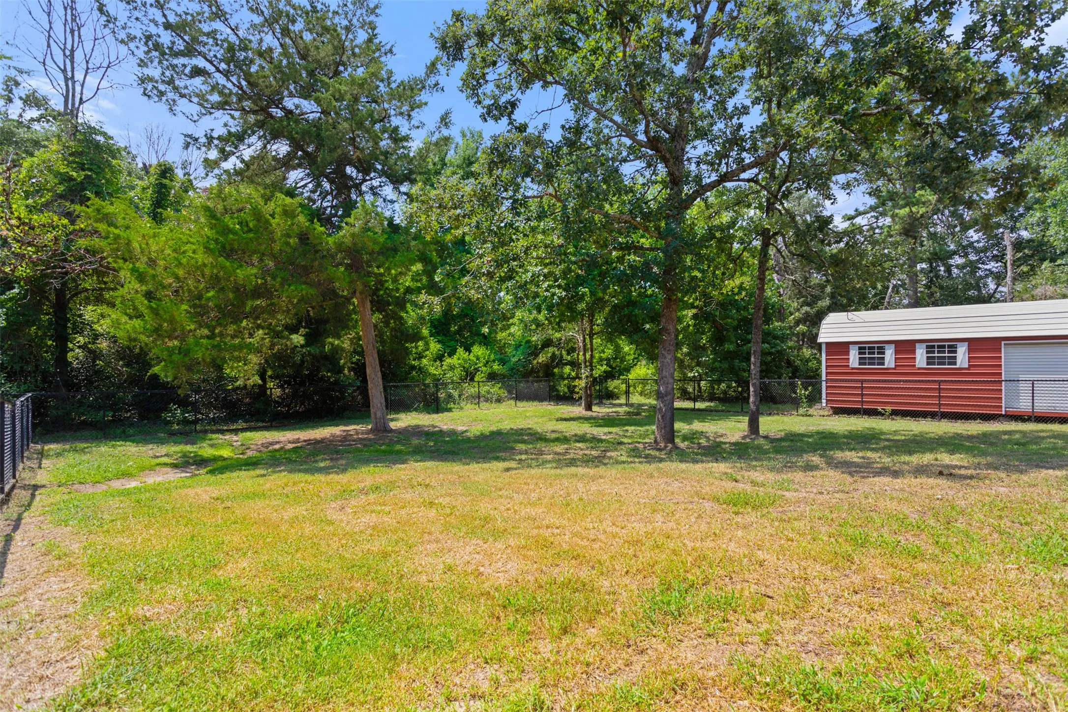 Single Family Residence For Sale in Smith County , 17681 Huckleberry Circle, Lindale, Texas 75771, 4 Bedroom, 3 Bathroom, 2 Garage spaces, 2,924 Sqft, built in 1999, mls#21313921, Real Estate Agent in Lindale, Homes For Sale in Smith county, Homes For Sale in Lindale, Realtor in Lindale Texas, Real Estate Brokerage Independent Realty Texas, Luminita Cordes Realtor