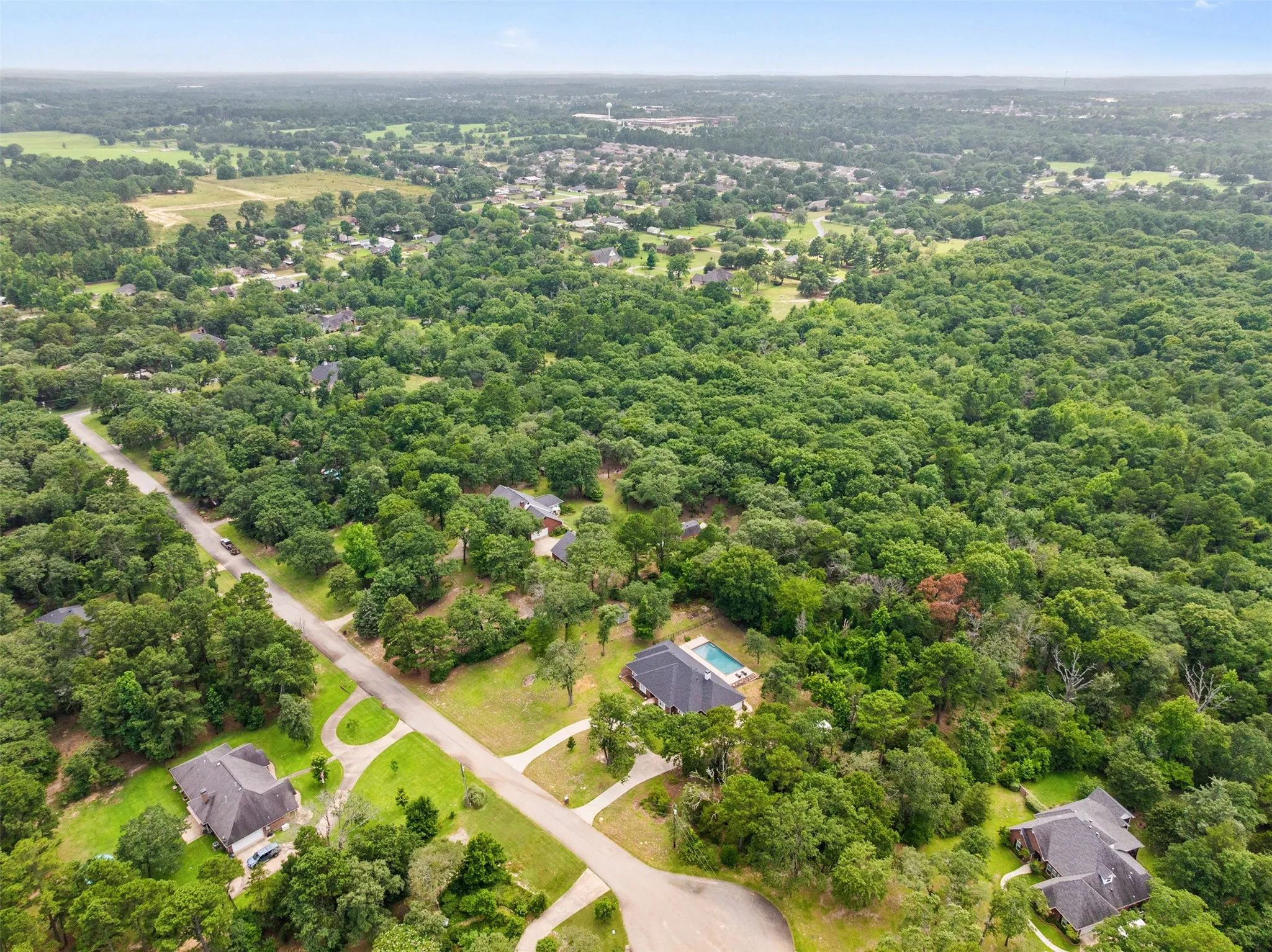 Single Family Residence For Sale in Smith County , 17681 Huckleberry Circle, Lindale, Texas 75771, 4 Bedroom, 3 Bathroom, 2 Garage spaces, 2,924 Sqft, built in 1999, mls#21313921, Real Estate Agent in Lindale, Homes For Sale in Smith county, Homes For Sale in Lindale, Realtor in Lindale Texas, Real Estate Brokerage Independent Realty Texas, Luminita Cordes Realtor