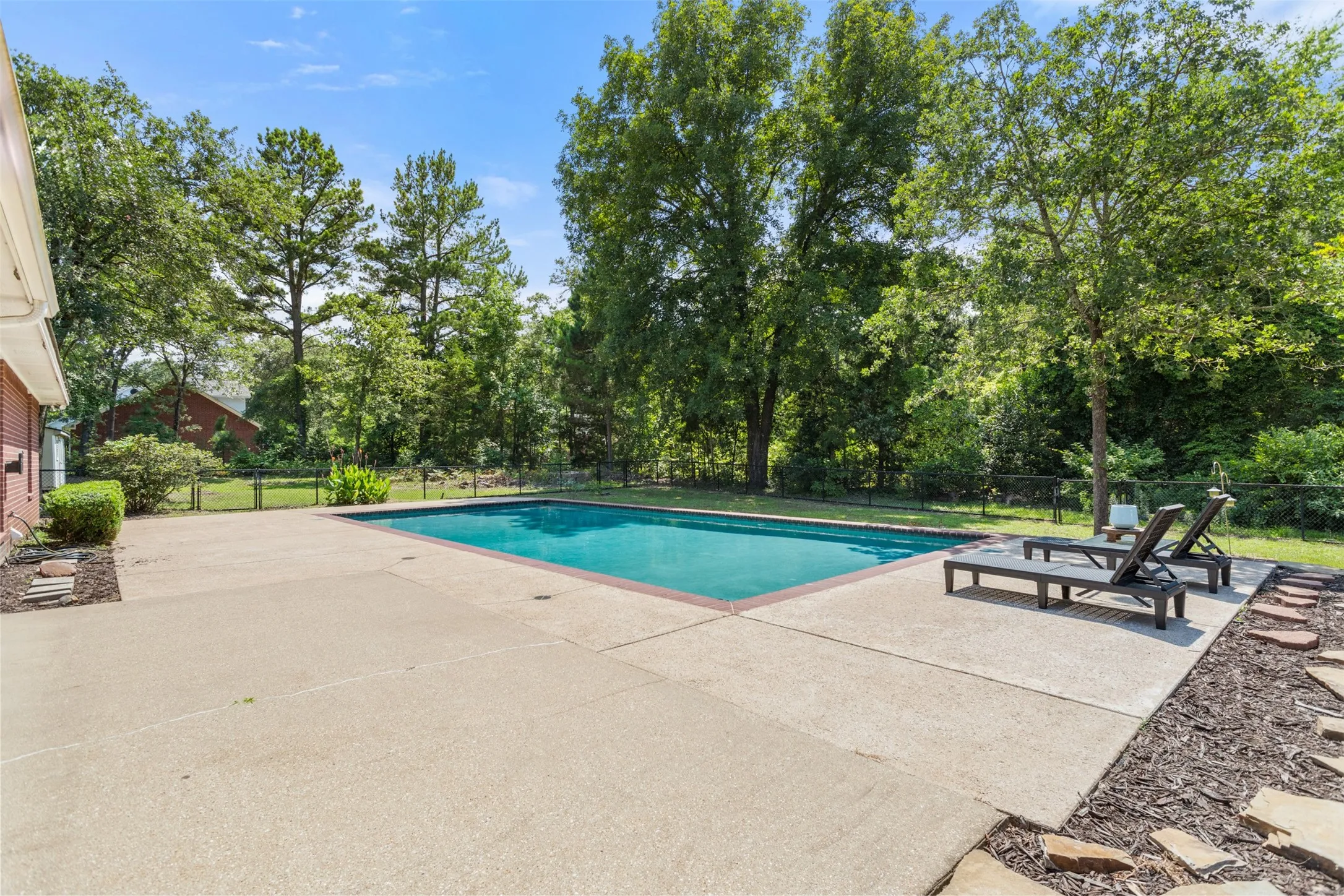 Single Family Residence For Sale in Smith County , 17681 Huckleberry Circle, Lindale, Texas 75771, 4 Bedroom, 3 Bathroom, 2 Garage spaces, 2,924 Sqft, built in 1999, mls#21313921, Real Estate Agent in Lindale, Homes For Sale in Smith county, Homes For Sale in Lindale, Realtor in Lindale Texas, Real Estate Brokerage Independent Realty Texas, Luminita Cordes Realtor