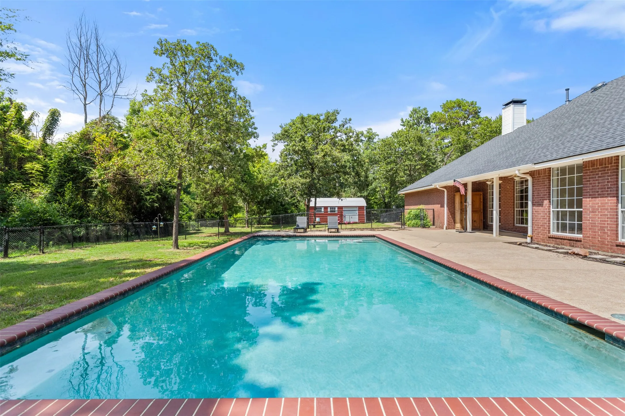 Single Family Residence For Sale in Smith County , 17681 Huckleberry Circle, Lindale, Texas 75771, 4 Bedroom, 3 Bathroom, 2 Garage spaces, 2,924 Sqft, built in 1999, mls#21313921, Real Estate Agent in Lindale, Homes For Sale in Smith county, Homes For Sale in Lindale, Realtor in Lindale Texas, Real Estate Brokerage Independent Realty Texas, Luminita Cordes Realtor