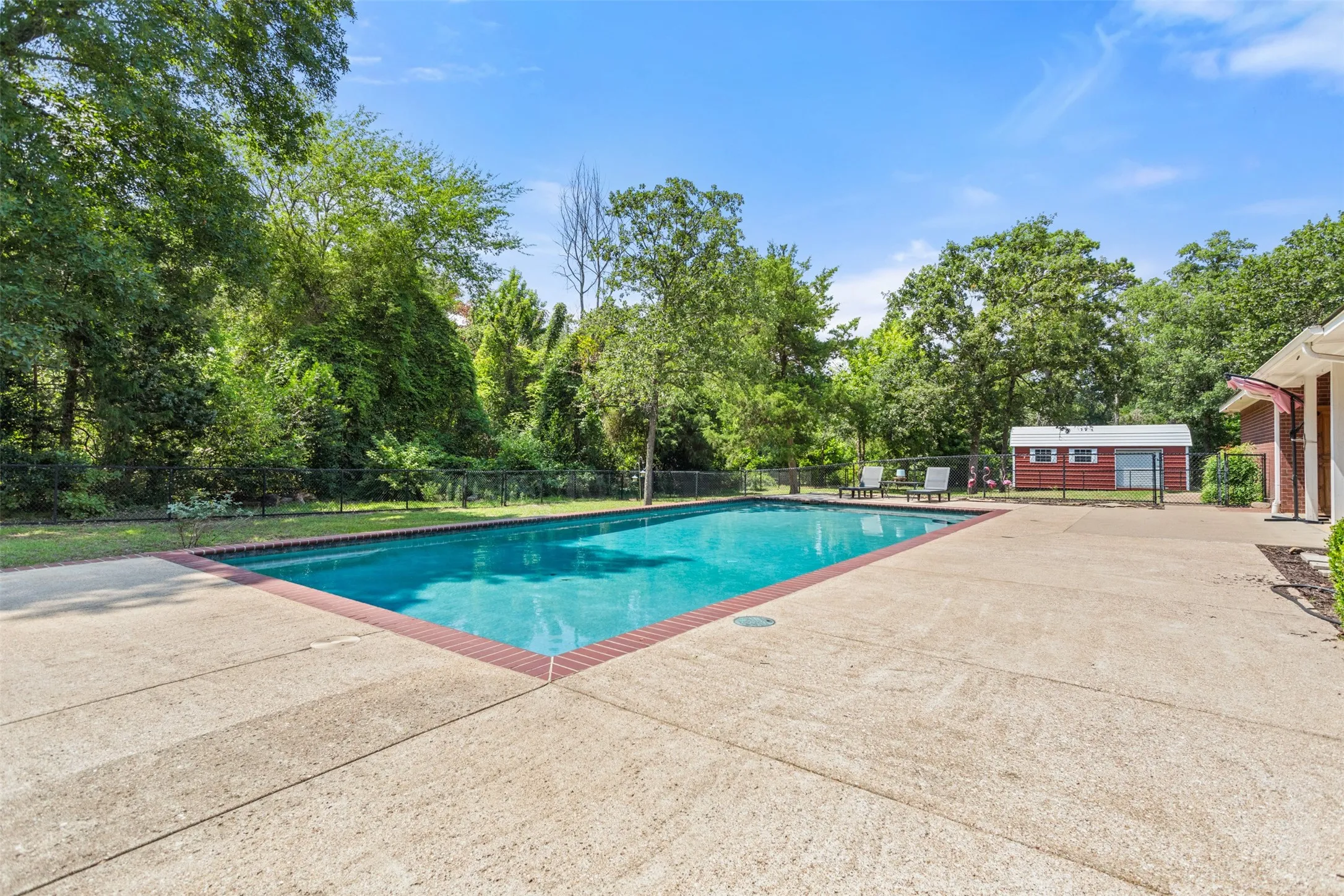 Single Family Residence For Sale in Smith County , 17681 Huckleberry Circle, Lindale, Texas 75771, 4 Bedroom, 3 Bathroom, 2 Garage spaces, 2,924 Sqft, built in 1999, mls#21313921, Real Estate Agent in Lindale, Homes For Sale in Smith county, Homes For Sale in Lindale, Realtor in Lindale Texas, Real Estate Brokerage Independent Realty Texas, Luminita Cordes Realtor