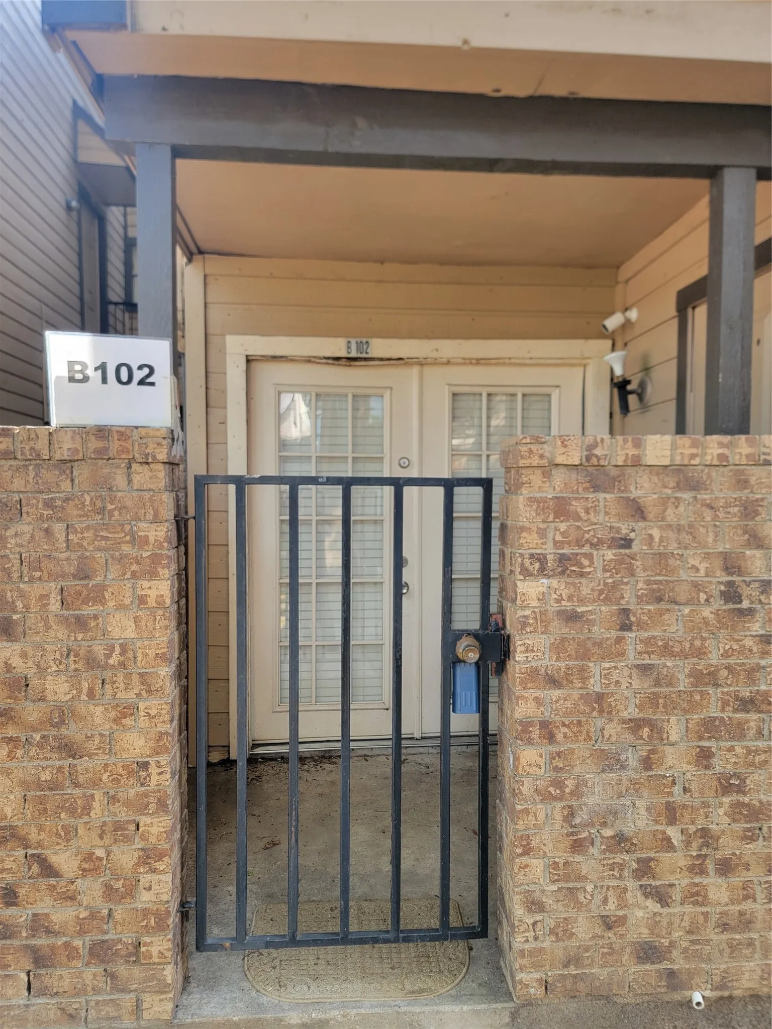 Condominium For Sale in Dallas County , 9803 Walnut Street 102, Dallas, Texas 75243, 1 Bedroom, 1 Bathroom, Garage spaces, 662 Sqft, built in 1981, mls#21305871, Real Estate Agent in Dallas, Homes For Sale in Dallas county, Homes For Sale in Dallas, Realtor in Dallas Texas, Real Estate Brokerage Independent Realty Texas, Luminita Cordes Realtor