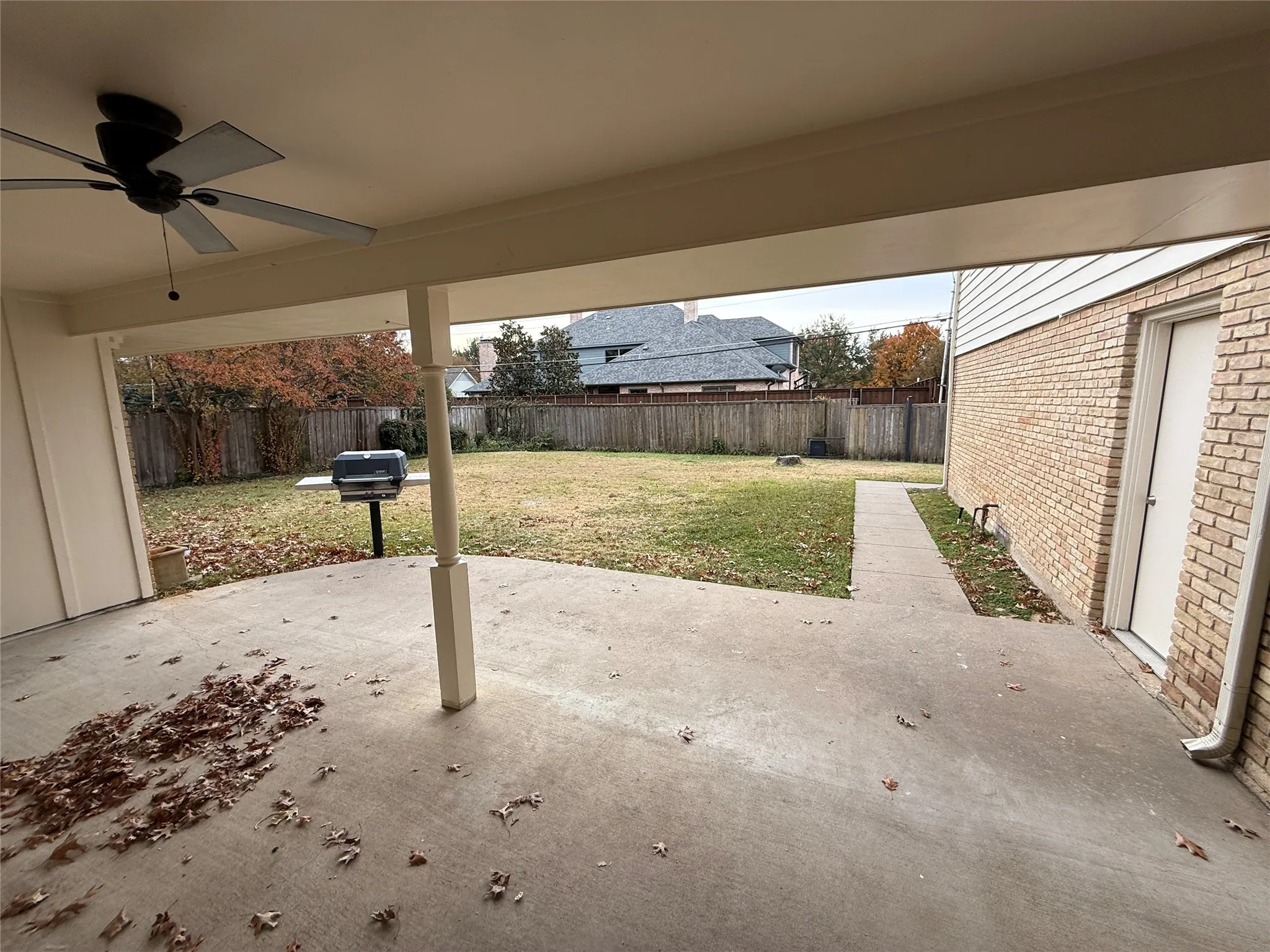 Single Family Residence For Rent in Dallas County , 4916 Sugar Mill Road, Dallas, Texas 75244, 5 Bedroom, 5 Bathroom, 2 Garage spaces, 3,044 Sqft, built in 1967, mls#21313932, Real Estate Agent in Dallas, Homes For Rent in Dallas county, Homes For Rent in Dallas, Realtor in Dallas Texas, Real Estate Brokerage Independent Realty Texas, Luminita Cordes Realtor