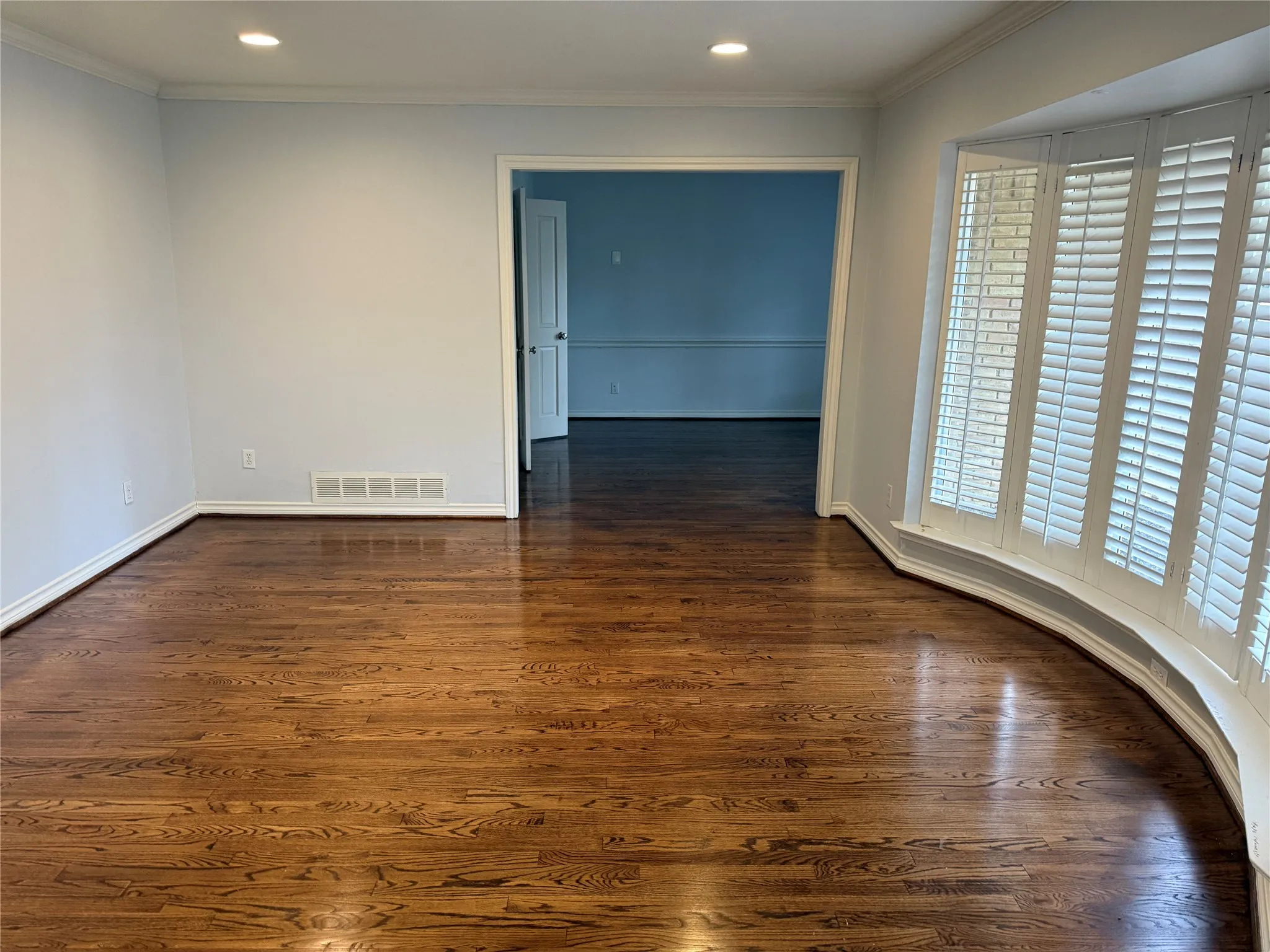 Single Family Residence For Rent in Dallas County , 4916 Sugar Mill Road, Dallas, Texas 75244, 5 Bedroom, 5 Bathroom, 2 Garage spaces, 3,044 Sqft, built in 1967, mls#21313932, Real Estate Agent in Dallas, Homes For Rent in Dallas county, Homes For Rent in Dallas, Realtor in Dallas Texas, Real Estate Brokerage Independent Realty Texas, Luminita Cordes Realtor