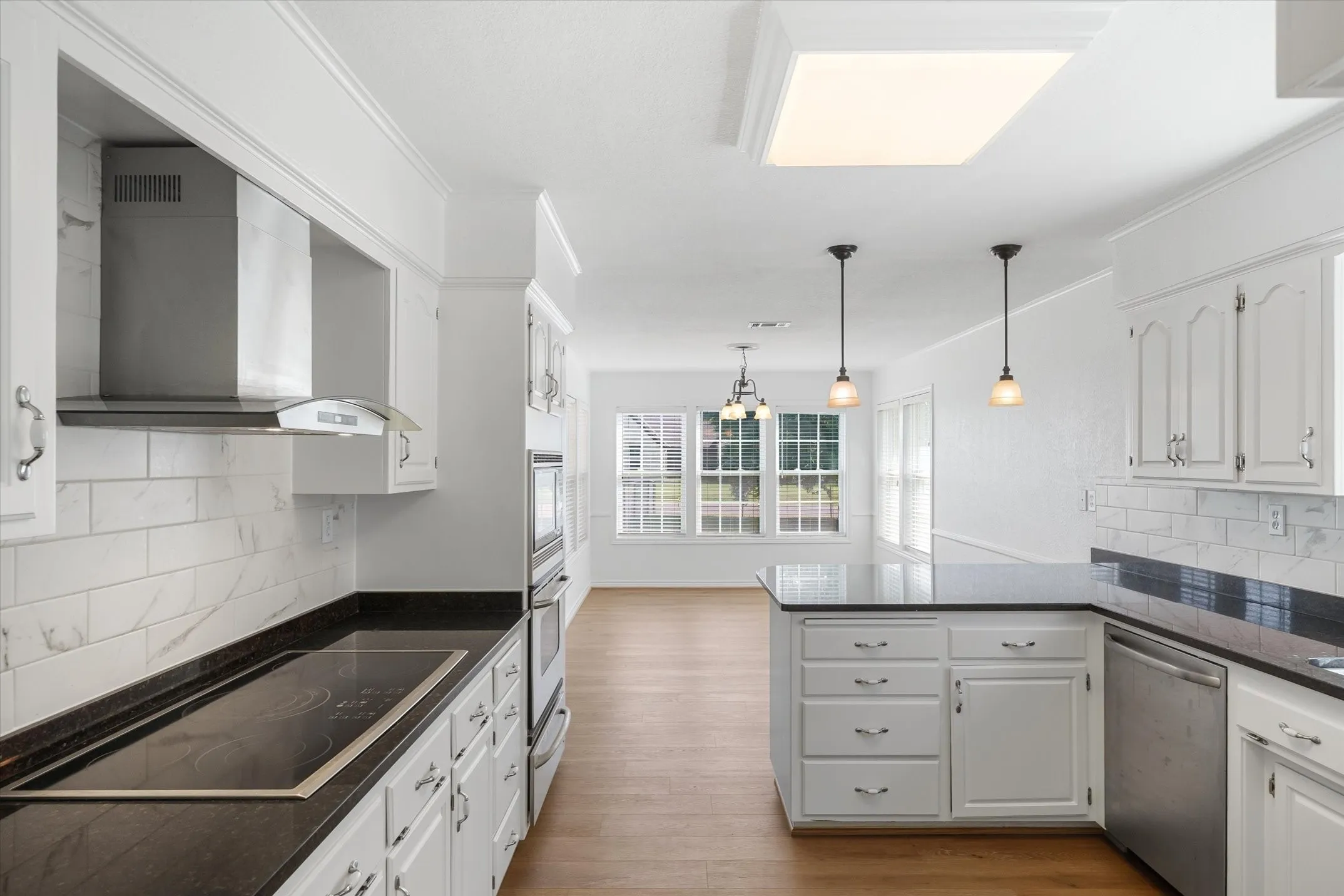 Kitchen and dining area.