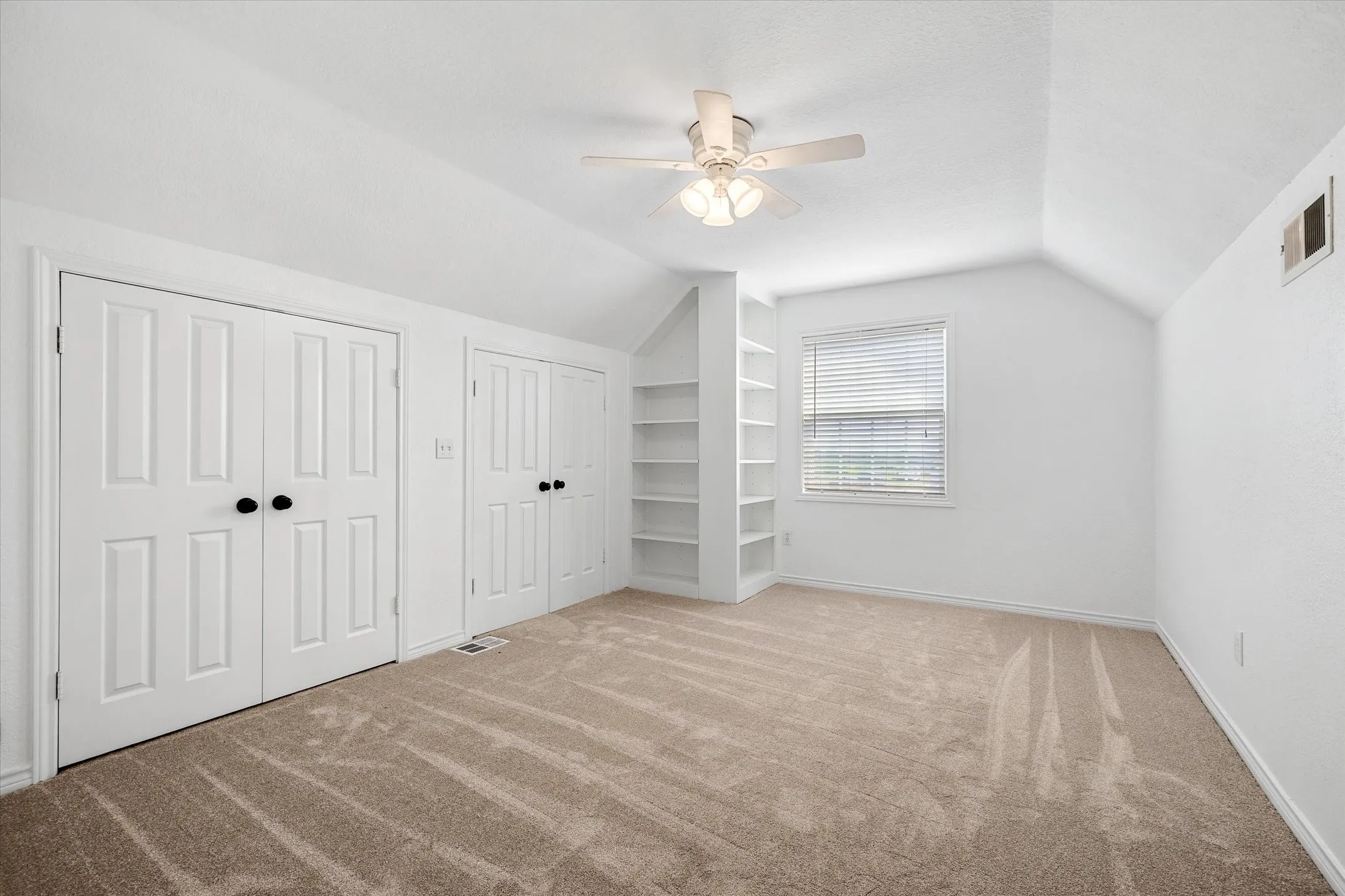Single Family Residence For Sale in Kaufman County , 7871 Shady Lane, Scurry, Texas 75158, 4 Bedroom, 3 Bathroom, 2 Garage spaces, 2,487 Sqft, built in 1999, mls#21311556, Real Estate Agent in Scurry, Homes For Sale in Kaufman county, Homes For Sale in Scurry, Realtor in Scurry Texas, Real Estate Brokerage Independent Realty Texas, Luminita Cordes Realtor