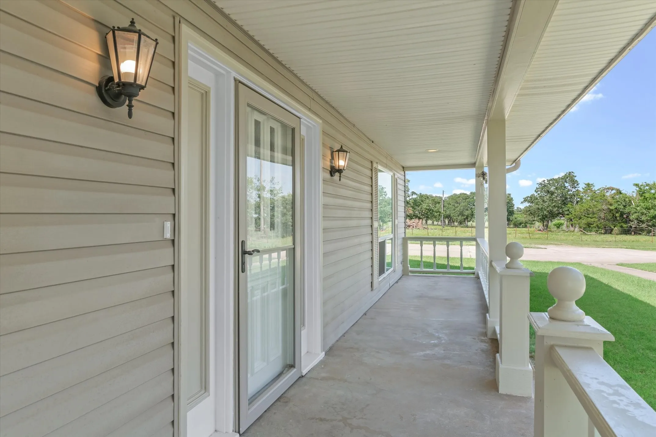 Covered Front porch