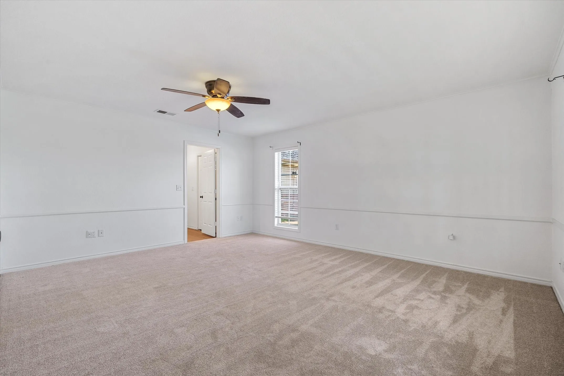 Single Family Residence For Sale in Kaufman County , 7871 Shady Lane, Scurry, Texas 75158, 4 Bedroom, 3 Bathroom, 2 Garage spaces, 2,487 Sqft, built in 1999, mls#21311556, Real Estate Agent in Scurry, Homes For Sale in Kaufman county, Homes For Sale in Scurry, Realtor in Scurry Texas, Real Estate Brokerage Independent Realty Texas, Luminita Cordes Realtor