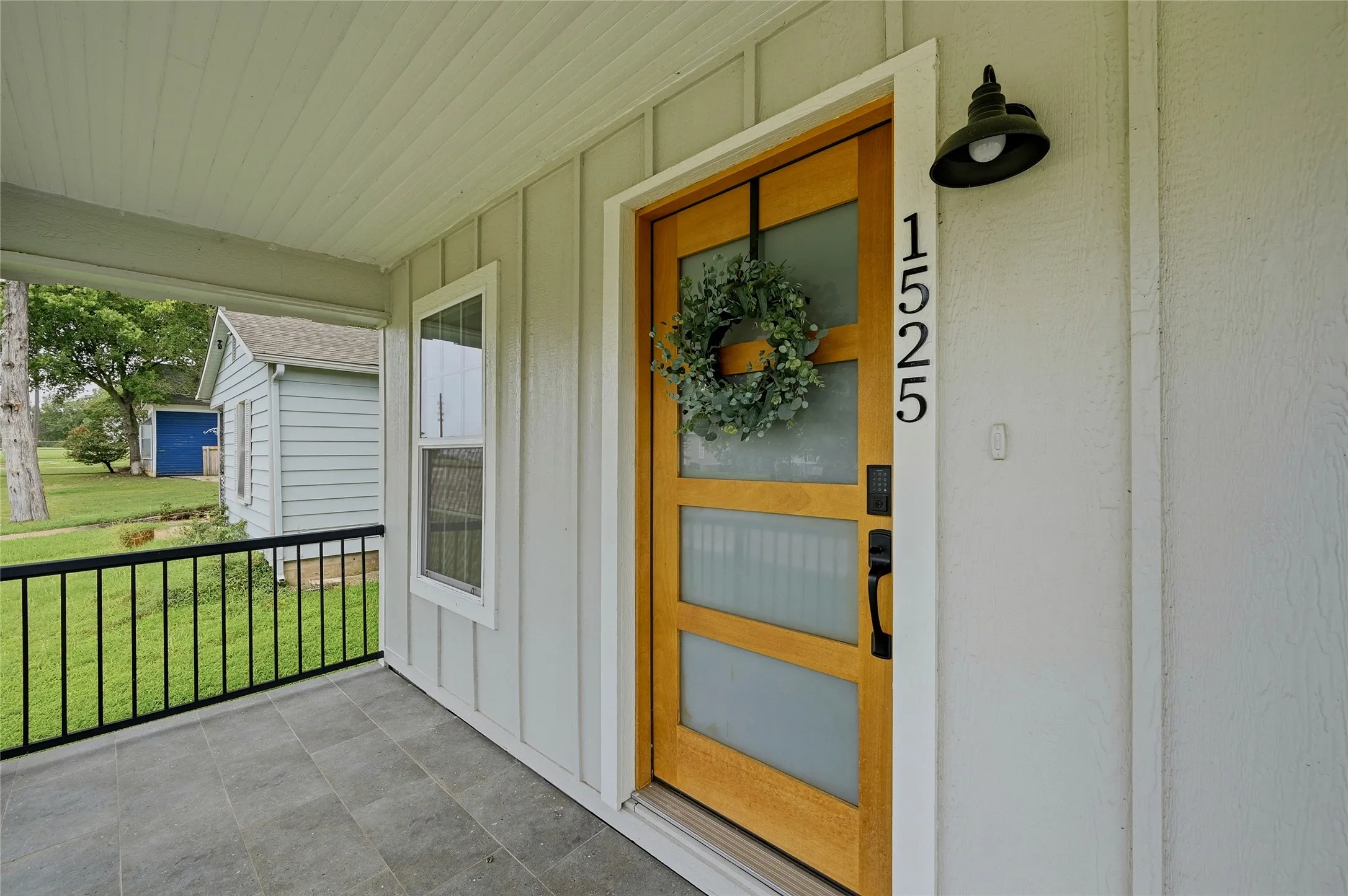 Single Family Residence For Sale in Grayson County , 1525 W Woodard Street, Denison, Texas 75020, 2 Bedroom, 1 Bathroom, Garage spaces, 1,044 Sqft, built in 1948, mls#21313751, Real Estate Agent in Denison, Homes For Sale in Grayson county, Homes For Sale in Denison, Realtor in Denison Texas, Real Estate Brokerage Independent Realty Texas, Luminita Cordes Realtor