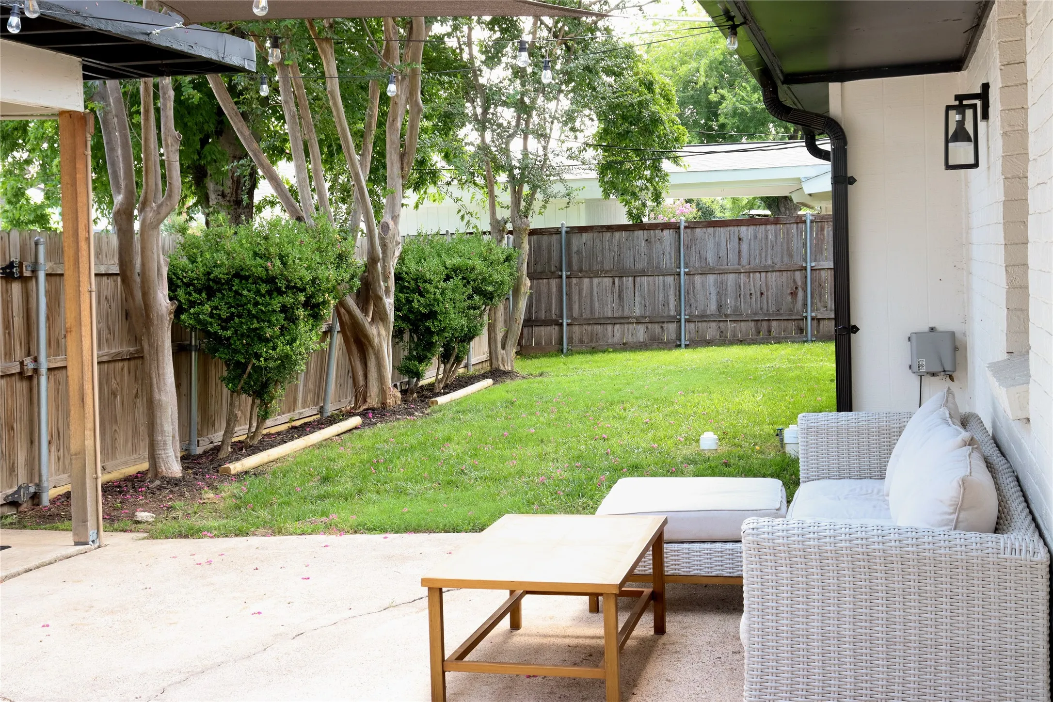 Single Family Residence For Sale in Dallas County , 1011 Pacific Drive, Richardson, Texas 75081, 3 Bedroom, 2 Bathroom, 2 Garage spaces, 1,348 Sqft, built in 1964, mls#21312742, Real Estate Agent in Richardson, Homes For Sale in Dallas county, Homes For Sale in Richardson, Realtor in Richardson Texas, Real Estate Brokerage Independent Realty Texas, Luminita Cordes Realtor
