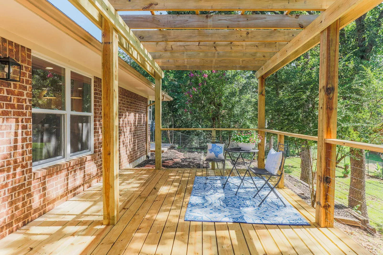 Single Family Residence For Sale in Grayson County , 44 Haven Circle, Denison, Texas 75020, 3 Bedroom, 2 Bathroom, 2 Garage spaces, 1,761 Sqft, built in 1986, mls#21313952, Real Estate Agent in Denison, Homes For Sale in Grayson county, Homes For Sale in Denison, Realtor in Denison Texas, Real Estate Brokerage Independent Realty Texas, Luminita Cordes Realtor