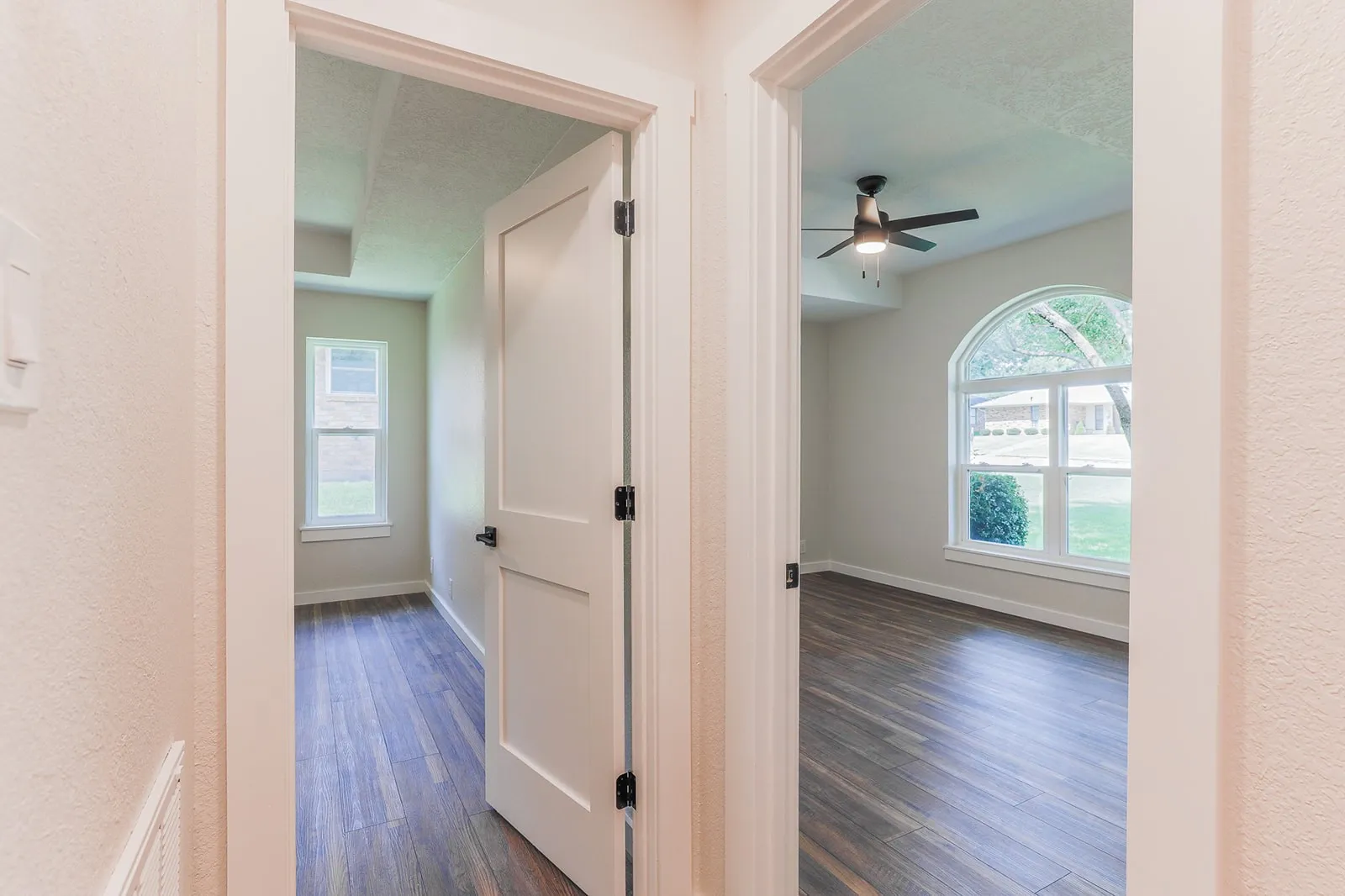 Single Family Residence For Sale in Grayson County , 44 Haven Circle, Denison, Texas 75020, 3 Bedroom, 2 Bathroom, 2 Garage spaces, 1,761 Sqft, built in 1986, mls#21313952, Real Estate Agent in Denison, Homes For Sale in Grayson county, Homes For Sale in Denison, Realtor in Denison Texas, Real Estate Brokerage Independent Realty Texas, Luminita Cordes Realtor