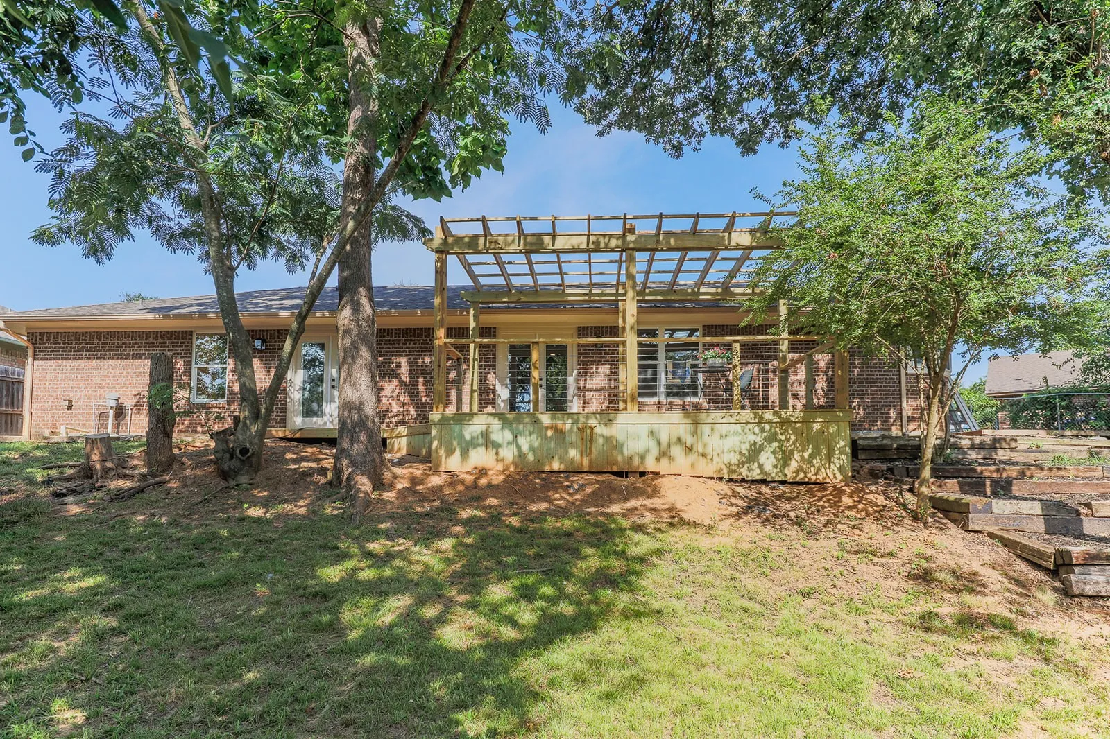 Single Family Residence For Sale in Grayson County , 44 Haven Circle, Denison, Texas 75020, 3 Bedroom, 2 Bathroom, 2 Garage spaces, 1,761 Sqft, built in 1986, mls#21313952, Real Estate Agent in Denison, Homes For Sale in Grayson county, Homes For Sale in Denison, Realtor in Denison Texas, Real Estate Brokerage Independent Realty Texas, Luminita Cordes Realtor