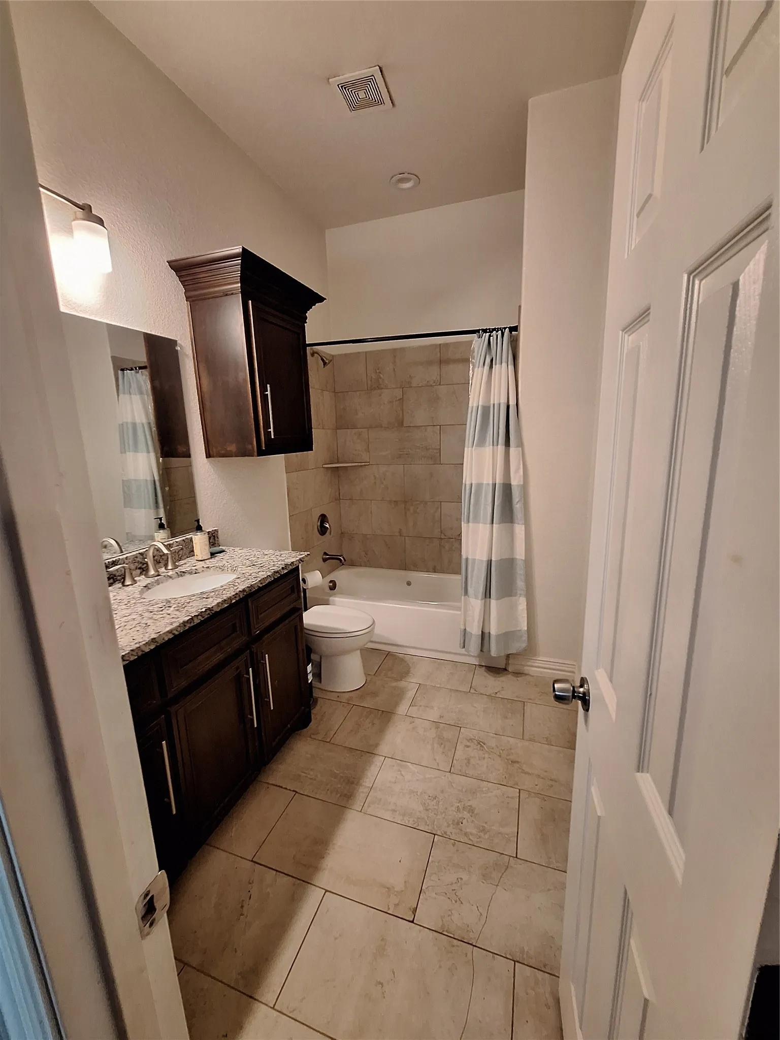 Single Family Residence For Rent in Dallas County , 4107 Canada Drive, Dallas, Texas 75212, 4 Bedroom, 3 Bathroom, Garage spaces, 1,533 Sqft, built in 2018, mls#21313882, Real Estate Agent in Dallas, Homes For Rent in Dallas county, Homes For Rent in Dallas, Realtor in Dallas Texas, Real Estate Brokerage Independent Realty Texas, Luminita Cordes Realtor