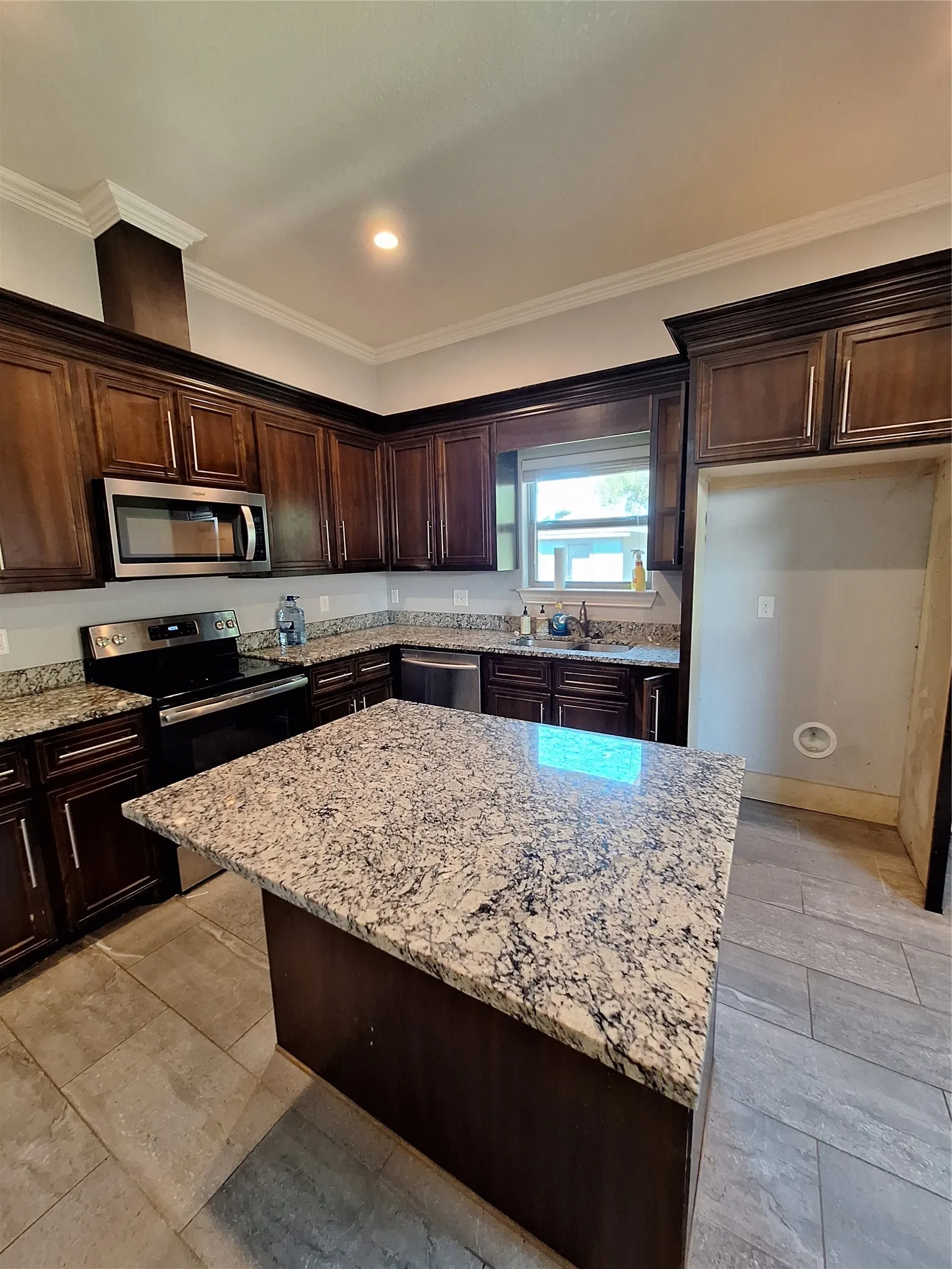 Single Family Residence For Rent in Dallas County , 4107 Canada Drive, Dallas, Texas 75212, 4 Bedroom, 3 Bathroom, Garage spaces, 1,533 Sqft, built in 2018, mls#21313882, Real Estate Agent in Dallas, Homes For Rent in Dallas county, Homes For Rent in Dallas, Realtor in Dallas Texas, Real Estate Brokerage Independent Realty Texas, Luminita Cordes Realtor