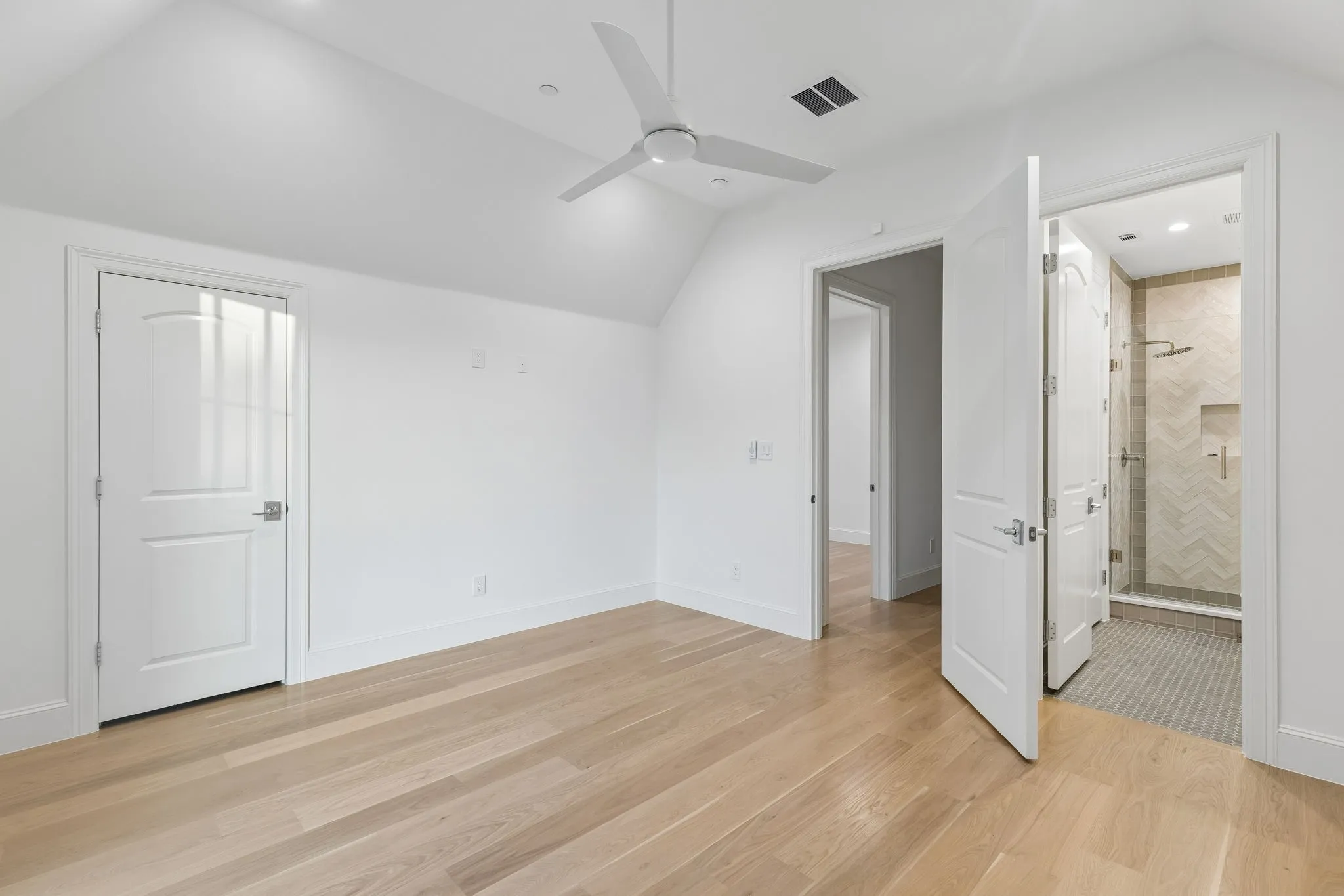 Single Family Residence For Sale in Collin County , 6389 Memorial Drive, Frisco, Texas 75034, 5 Bedroom, 6 Bathroom, 3 Garage spaces, 5,282 Sqft, built in 2026, mls#21273128, Real Estate Agent in Frisco, Homes For Sale in Collin county, Homes For Sale in Frisco, Realtor in Frisco Texas, Real Estate Brokerage Independent Realty Texas, Luminita Cordes Realtor