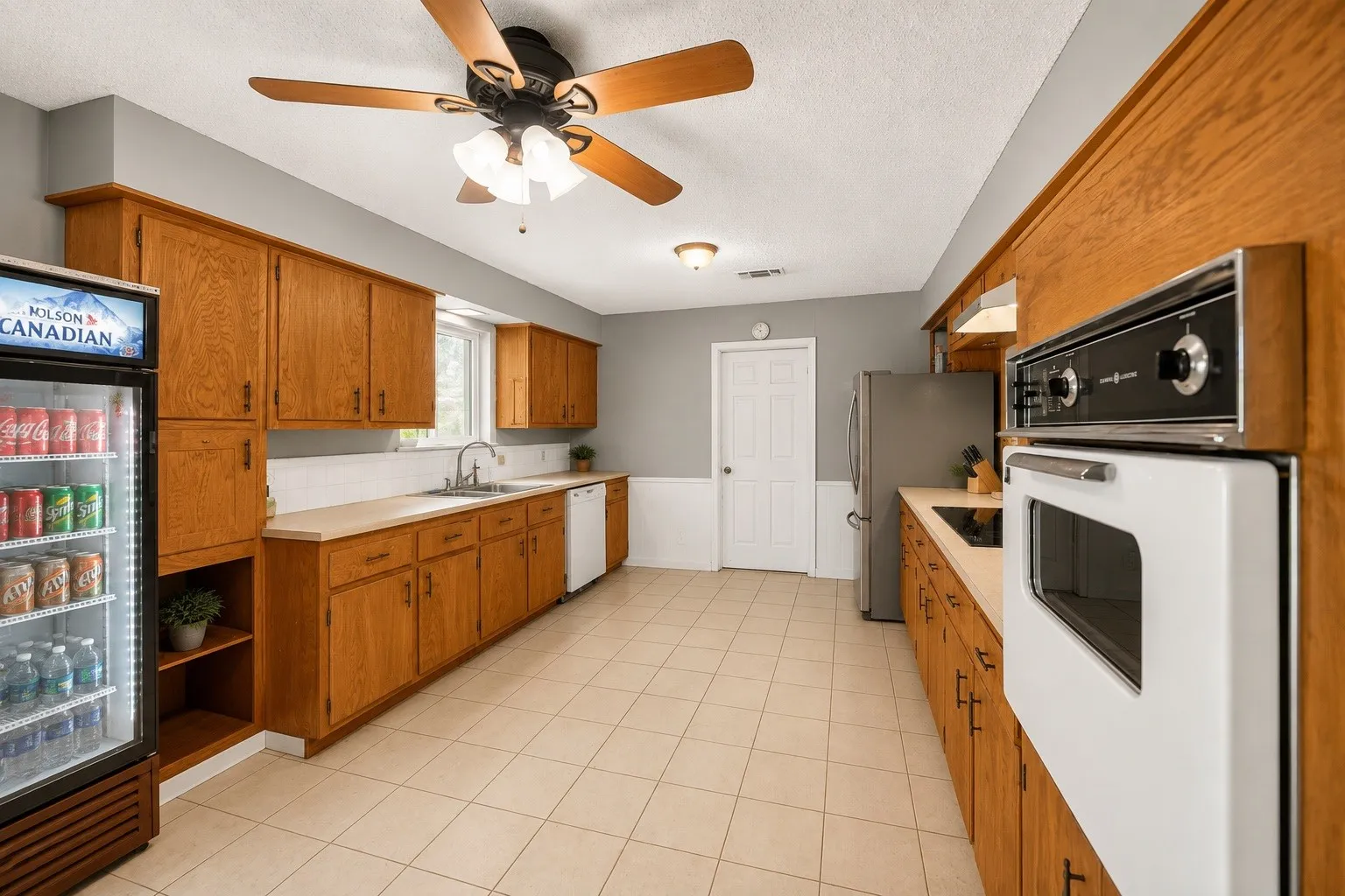 Single Family Residence For Sale in Jack County , 119 Dennis Street, Jacksboro, Texas 76458, 3 Bedrooms, 2 Bathrooms, 1 Garage spaces, 2,155 Sqft, built in 1976, Price $255,000, mls#21311670, Real Estate Agent in Jacksboro, Homes For Sale in Jack county, Homes For Sale in Jacksboro, Realtor in Jacksboro Texas, Real Estate Brokerage Independent Realty Texas, Luminita Cordes Realtor